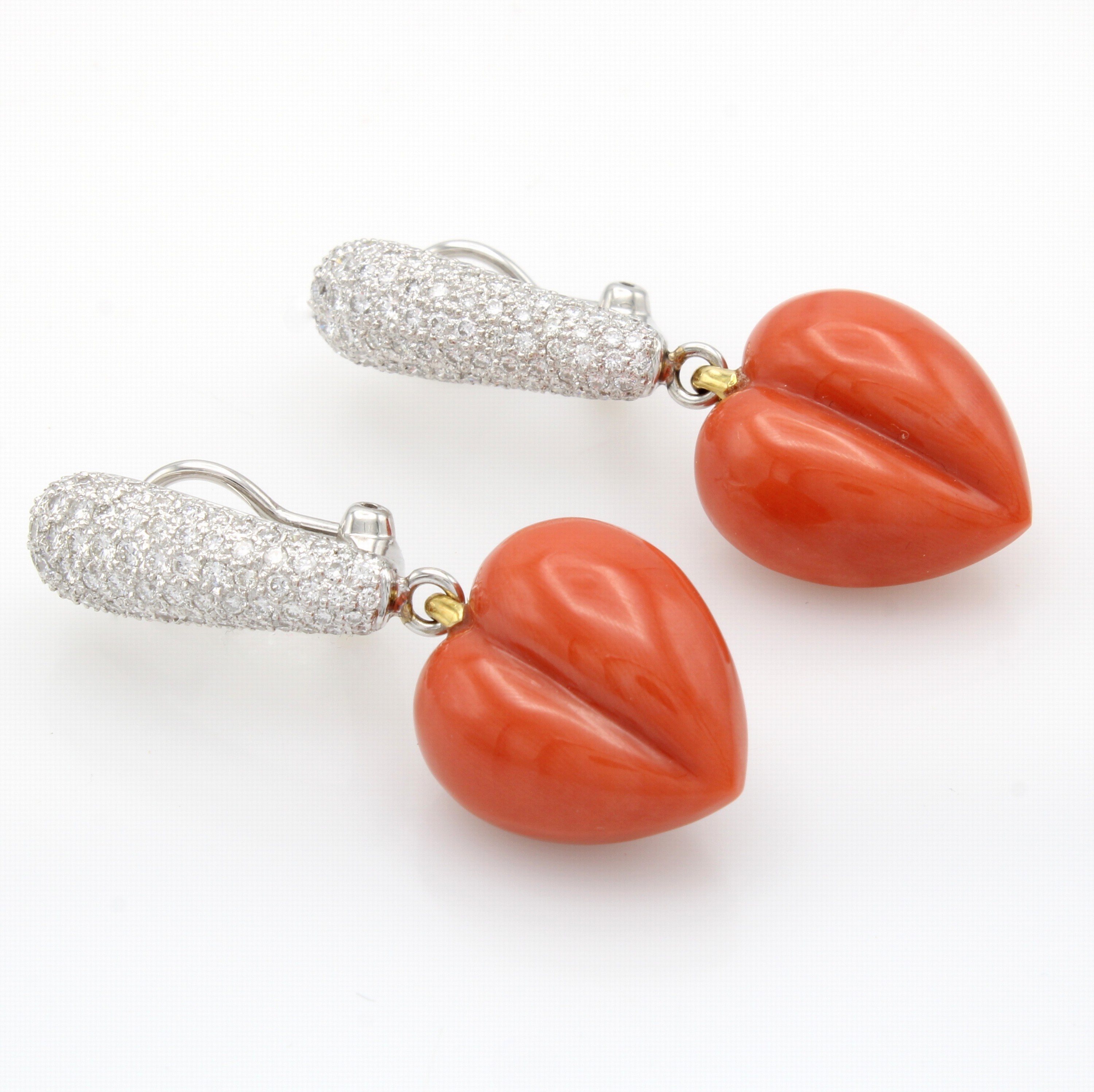 Image 27012109 - Paar Ohrgehänge mit Korallen und Brillanten, WG 750/000, Brill. zus. ca. 2.13 ct feines ...