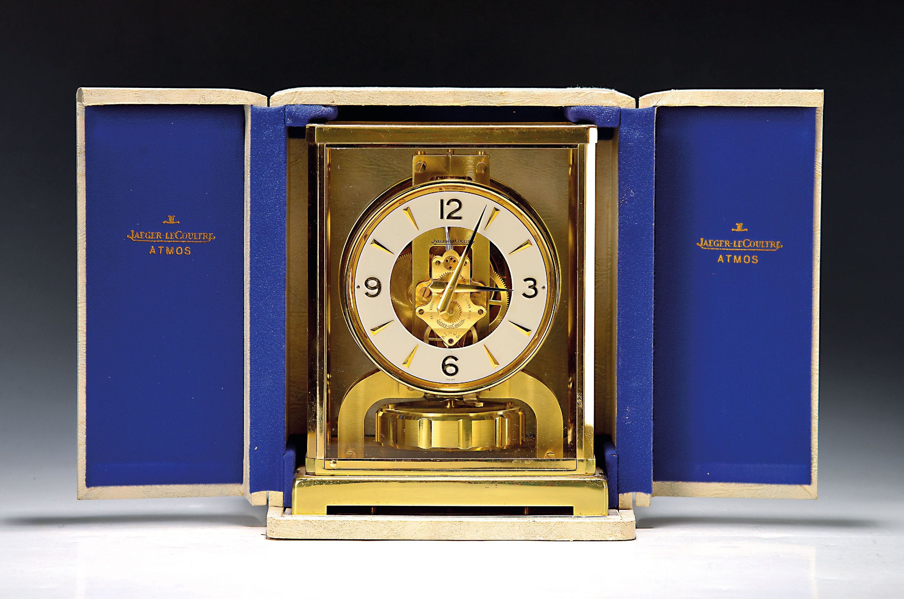 Image 27012237 - Tischuhr Jaeger Le-Coultre Atmos in Tabernakeletui, Schweiz um 1960/70, Modell V, ...