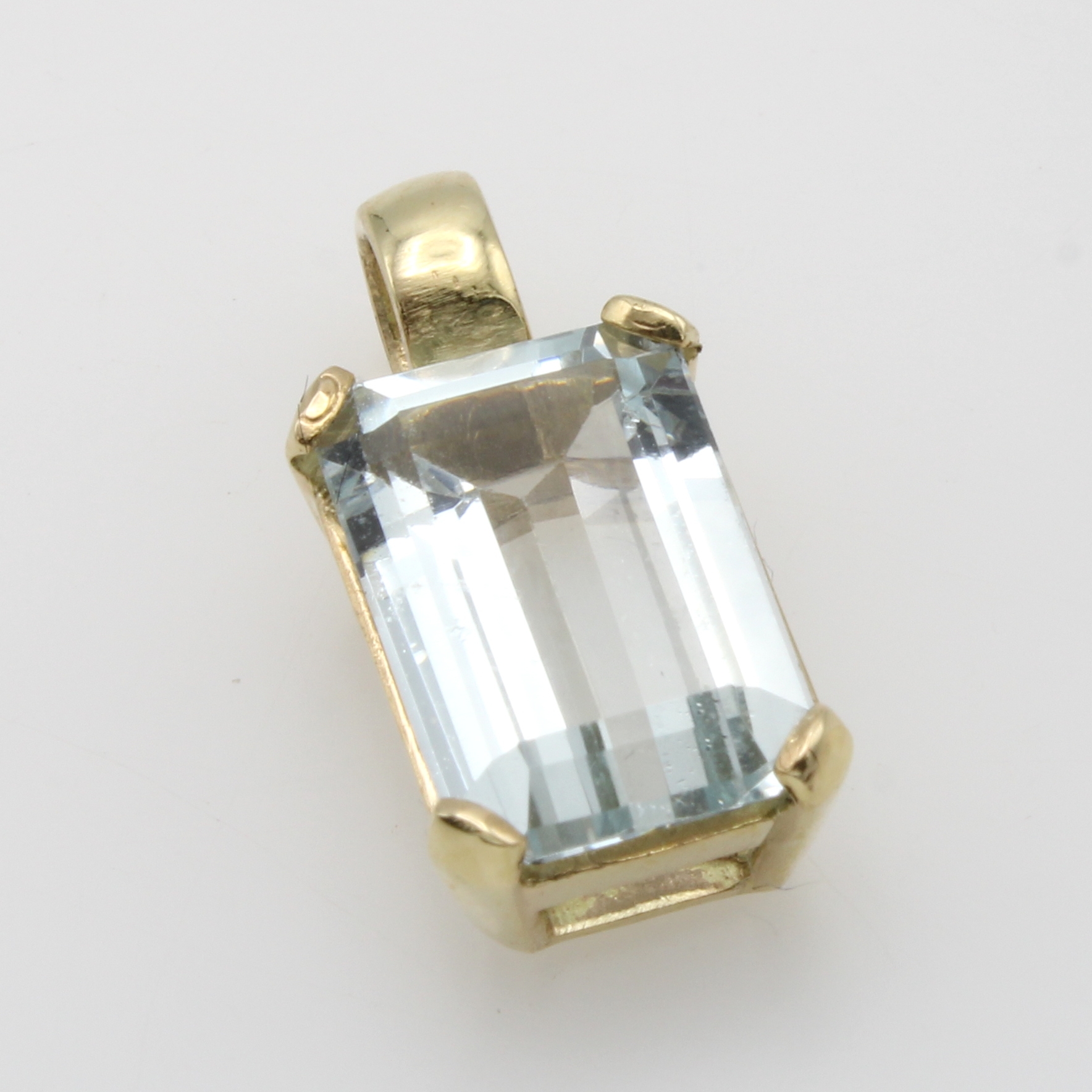 Image 27012277 - Anhänger mit Aquamarin, GG 585/000, acht- eckiger Aquamarin ca. 12x8 mm, Krappenfassung ...