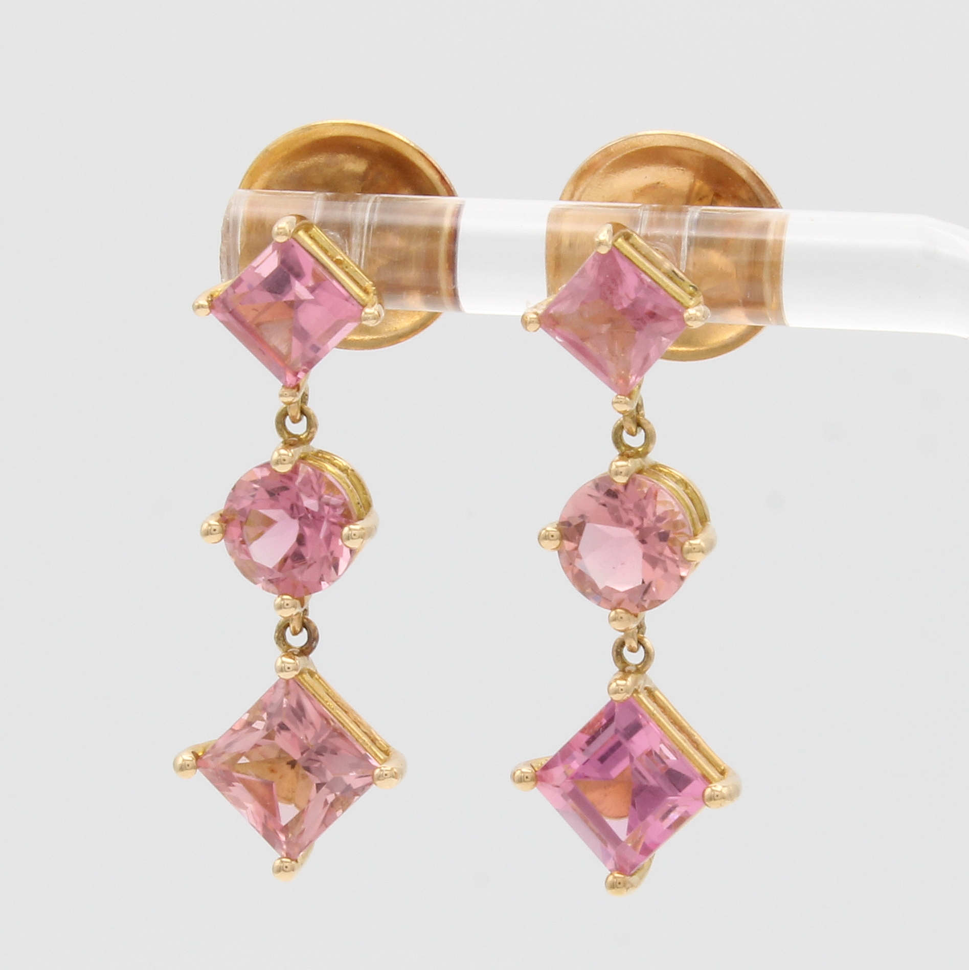 Image 27012311 - Paar Ohrgehänge mit Turmalinen, RG 750/000, 6 rosa Turmaline zus. ca. 5.47 ct