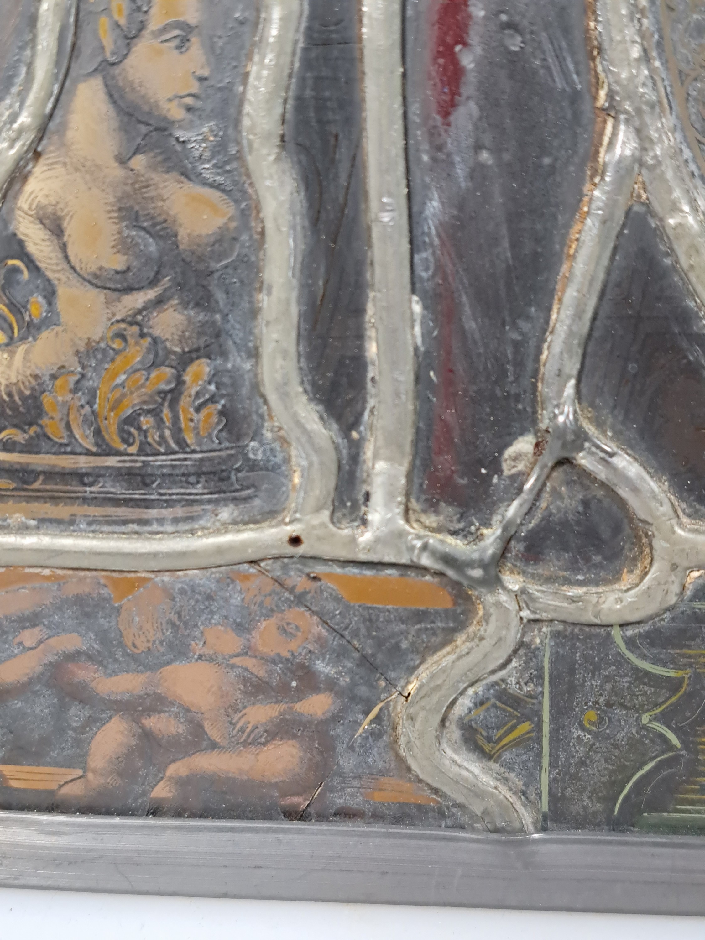 Detail d: Zwei Bleiverglasungen, Bleiglasfenster,, Historismus, um 1880, Renaissancedarstellungen mit Edelmännern in Rüstung und Wappen, z.T. Verbleiung ...