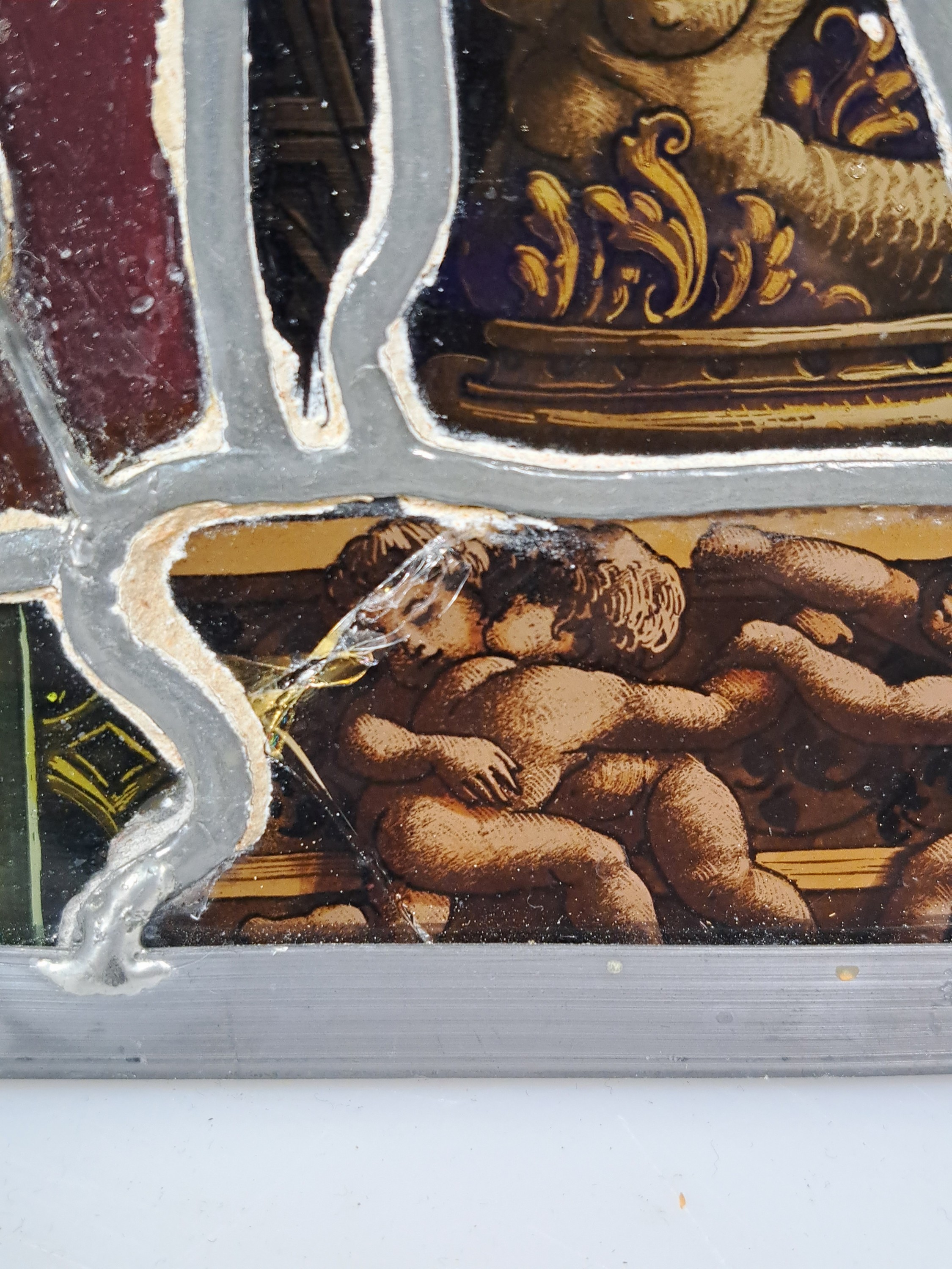 Detail g: Zwei Bleiverglasungen, Bleiglasfenster,, Historismus, um 1880, Renaissancedarstellungen mit Edelmännern in Rüstung und Wappen, z.T. Verbleiung ...