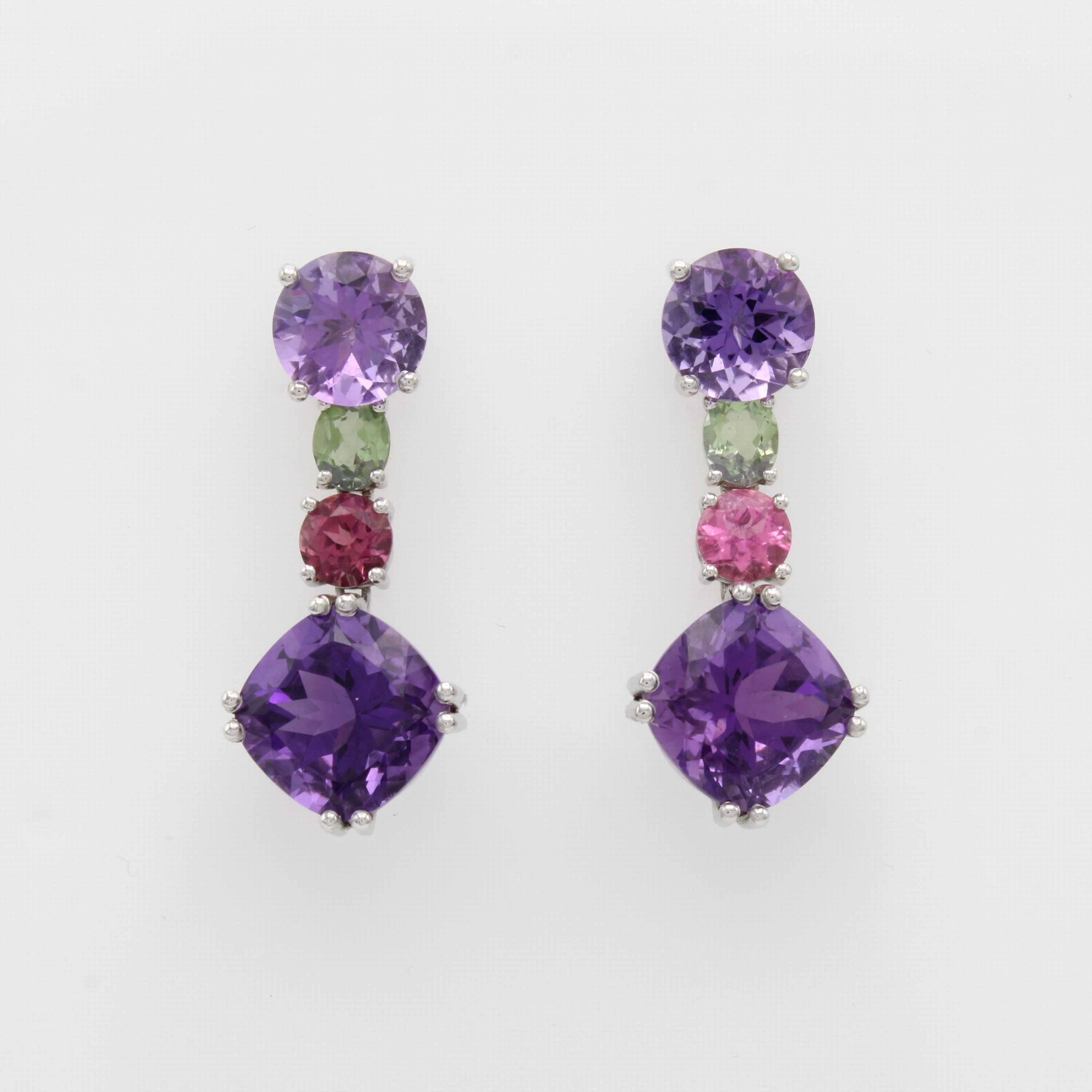 Image 27012391 - Paar Ohrgehänge mit Farbsteinen, WG 750/000, Amethyste zus. ca. 12.23 ct, hellgrüne ...