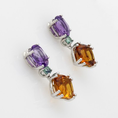 27012382a - Paar Ohrstecker mit Farbsteinen, WG 750/000, Amethyste zus. ca. 2.36 ct, 2 Turmaline ...