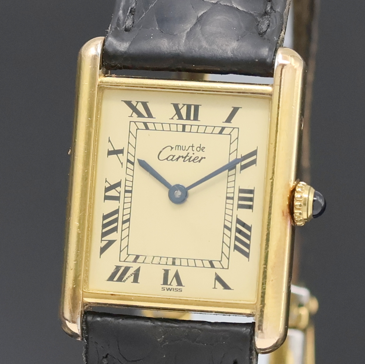 Detail a: CARTIER Damenarmbanduhr Tank Vermeil Referenz 1615, Schweiz um 1990, quarz, verg. Sterlingsilbergeh. inkl. Lederband m. orig. Faltschl., Boden 4-fach ...