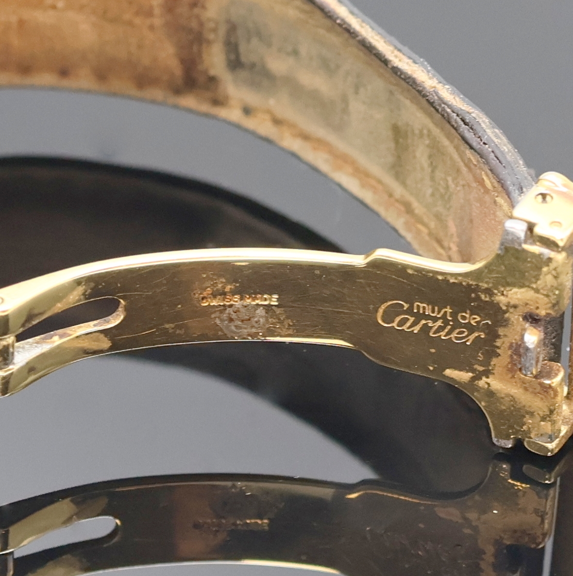 Detail d: CARTIER Damenarmbanduhr Tank Vermeil Referenz 1615, Schweiz um 1990, quarz, verg. Sterlingsilbergeh. inkl. Lederband m. orig. Faltschl., Boden 4-fach ...