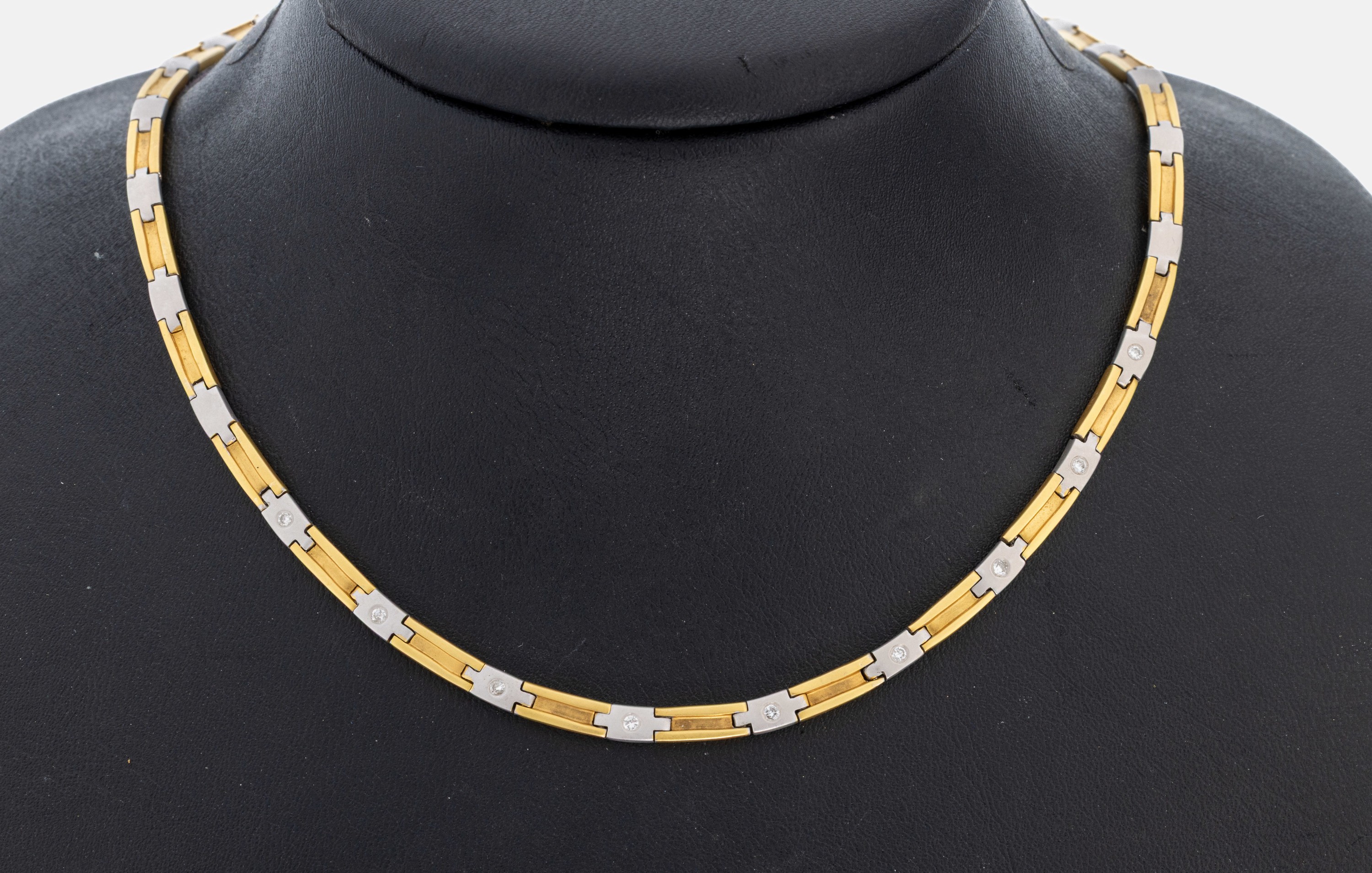 Image 27012824 - 18 kt Gold Brillant-Collier, GG/WG 750/000 sat., 9 Brillanten zus. ca. 0.18 Weiß/si, ...