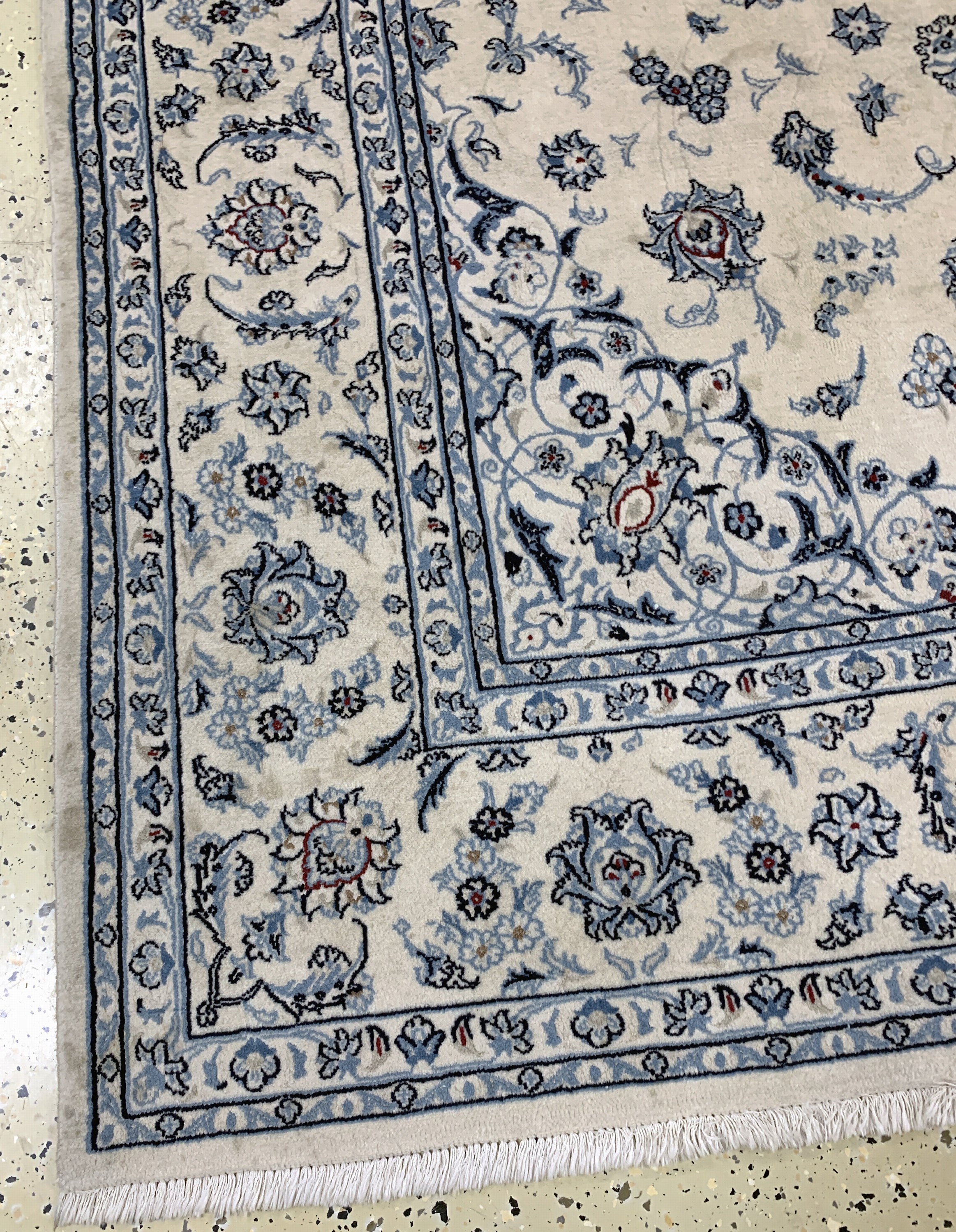 Detail c: Nain fein(9 La), Persien, Ende 20.Jhd, Korkwolle mit Seide, ca. 263 x 222 cm, Reinigungsbedürftig, EHZ: 2