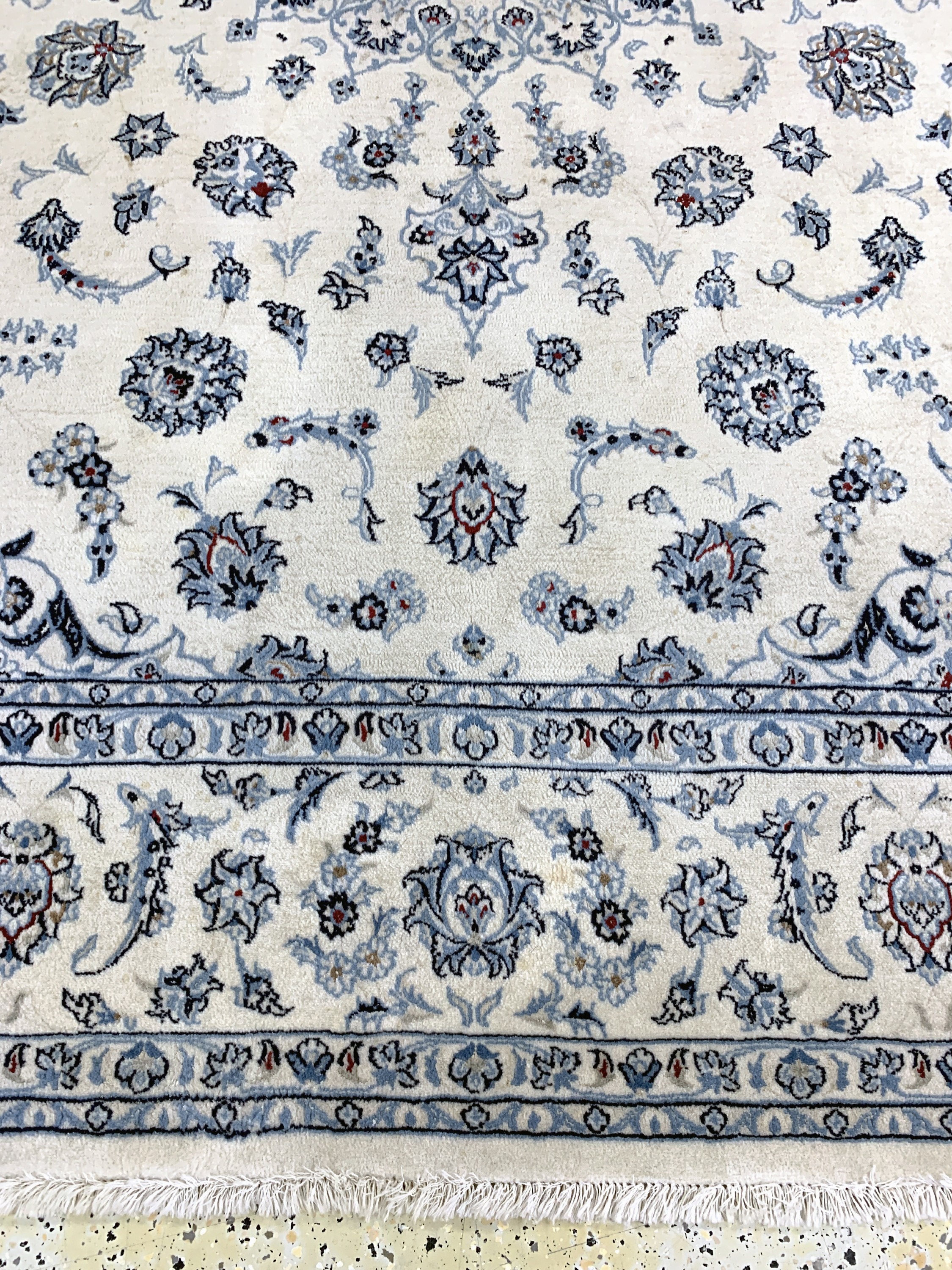 Detail e: Nain fein(9 La), Persien, Ende 20.Jhd, Korkwolle mit Seide, ca. 263 x 222 cm, Reinigungsbedürftig, EHZ: 2