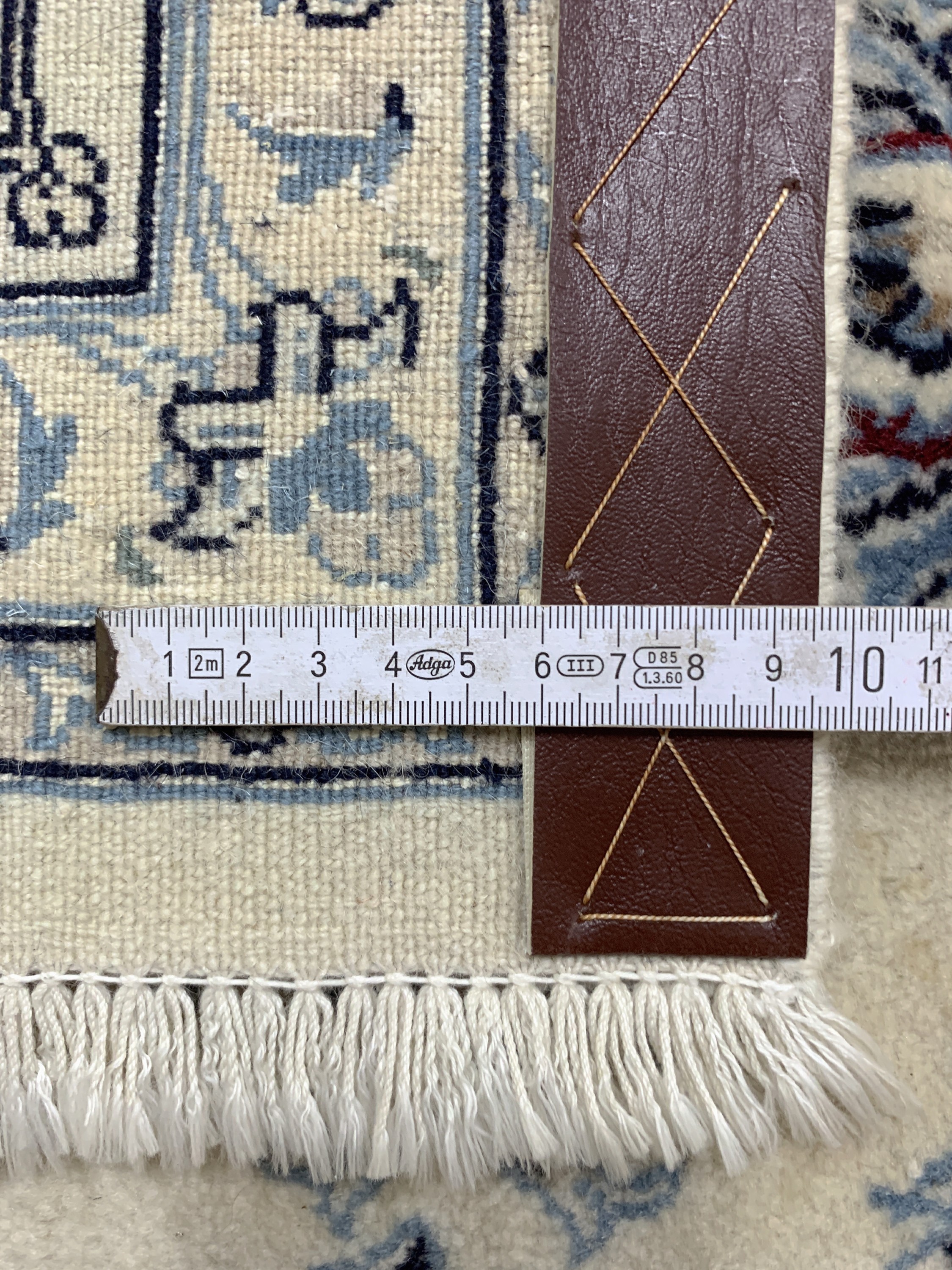 Detail h: Nain fein(9 La), Persien, Ende 20.Jhd, Korkwolle mit Seide, ca. 263 x 222 cm, Reinigungsbedürftig, EHZ: 2
