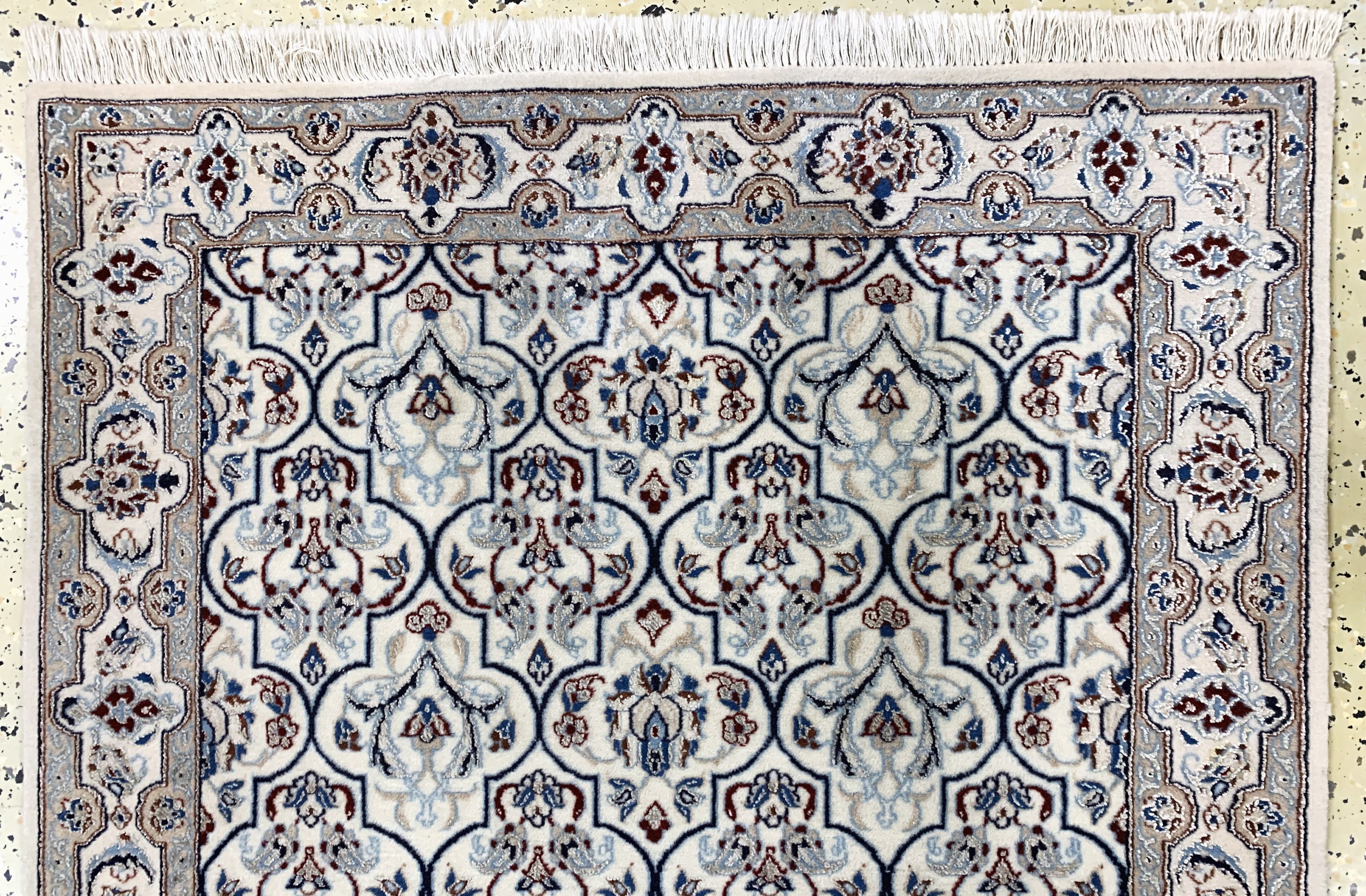 Detail a: Nain fein(6 La), Persien, Ende 20.Jhd, Korkwolle mit Seide, ca. 144 x 90 cm, ca. 1,0 Mio. Kn/qm, EHZ: 2(kleiner Florfehlstelle).