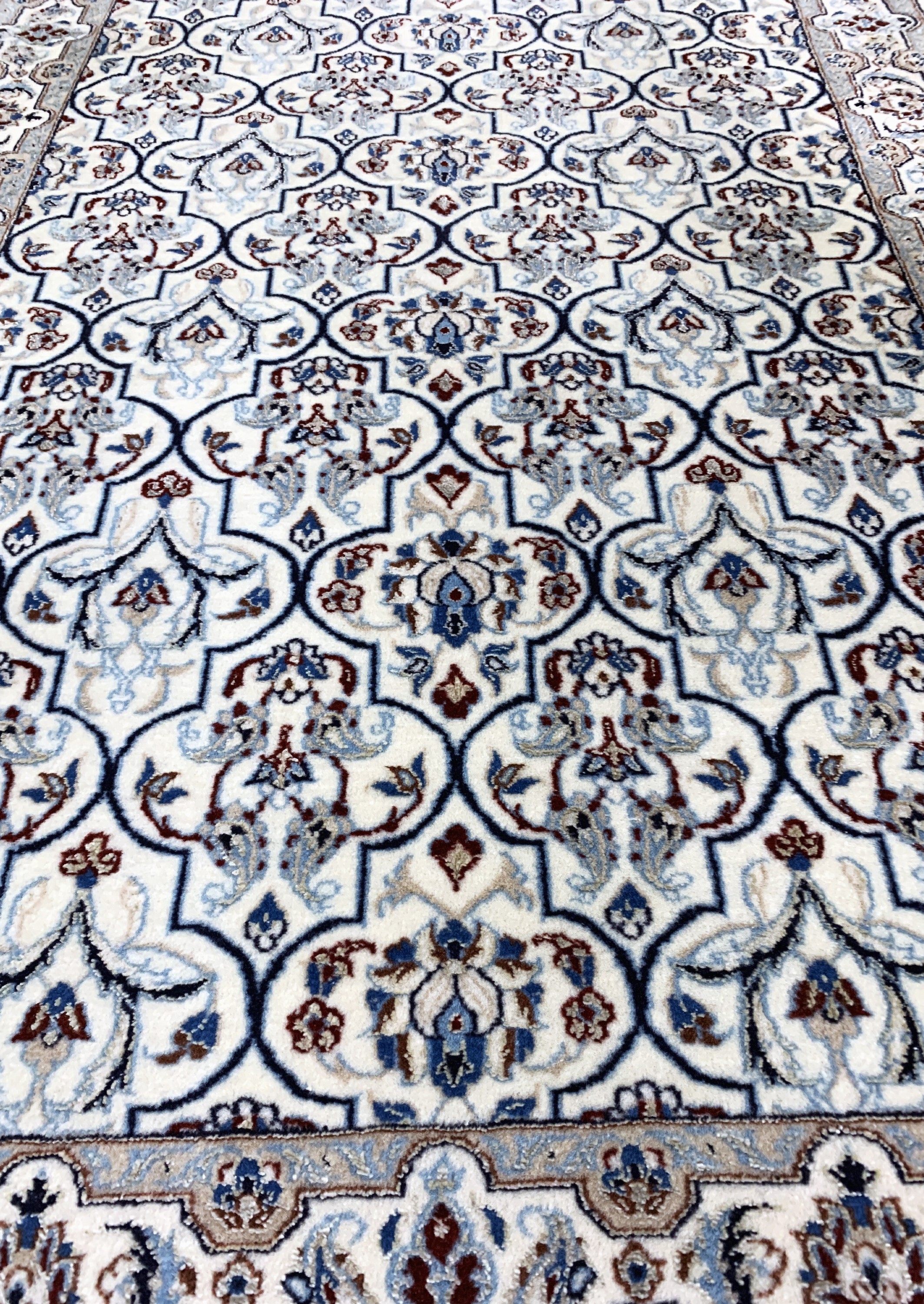 Detail b: Nain fein(6 La), Persien, Ende 20.Jhd, Korkwolle mit Seide, ca. 144 x 90 cm, ca. 1,0 Mio. Kn/qm, EHZ: 2(kleiner Florfehlstelle).
