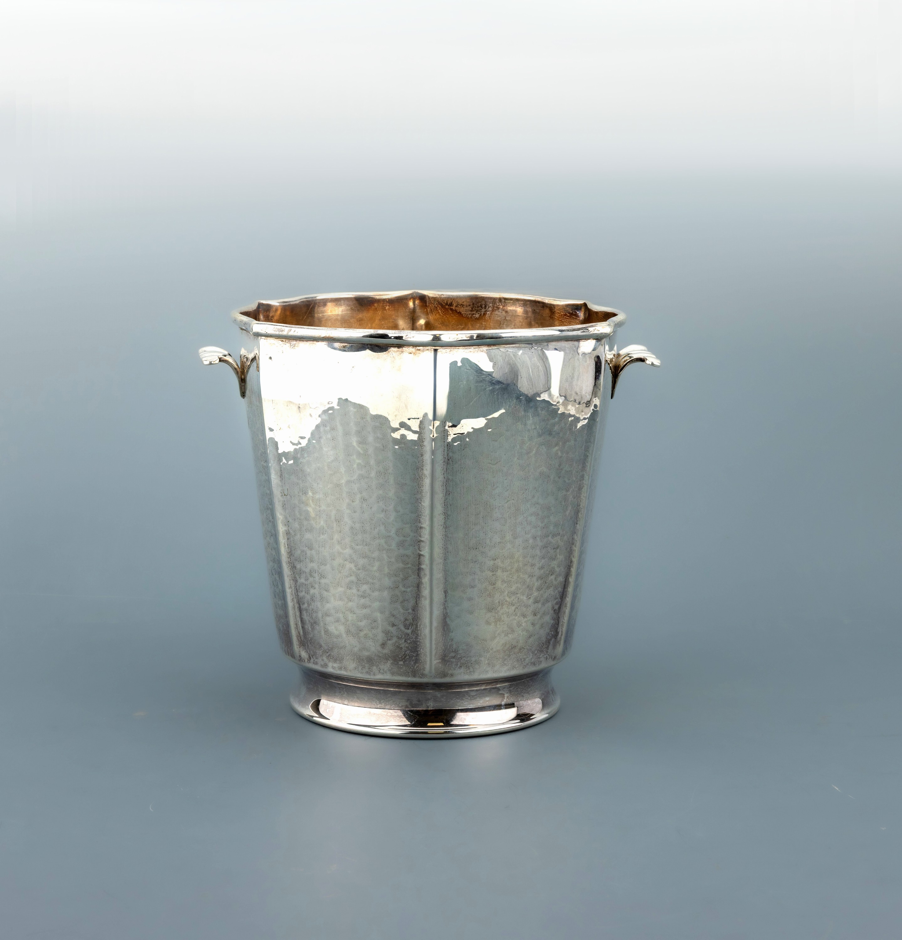 Image 27012855 - Sektkühler, Italien 1960/70er Jahre, 800er Silber, 6-passig, Hammerschlagdekor, H. ca. ...