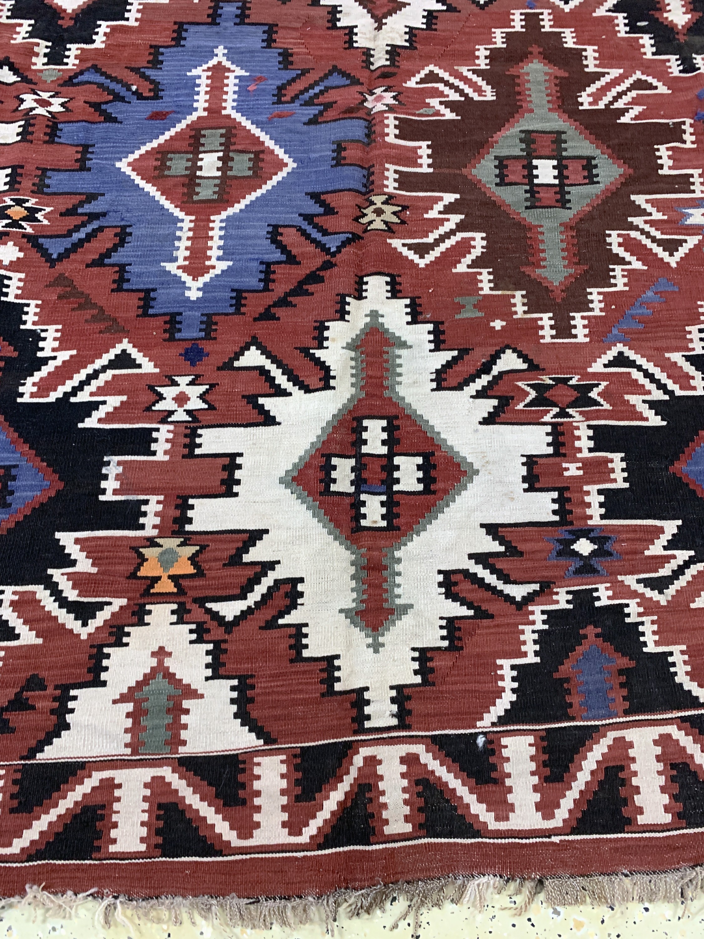 Detail c: "Kuba"Kelim antik, Kaukasus, 19.Jhd, Wolle auf Wolle, ca. 335 x 175 cm, EHZ: 4