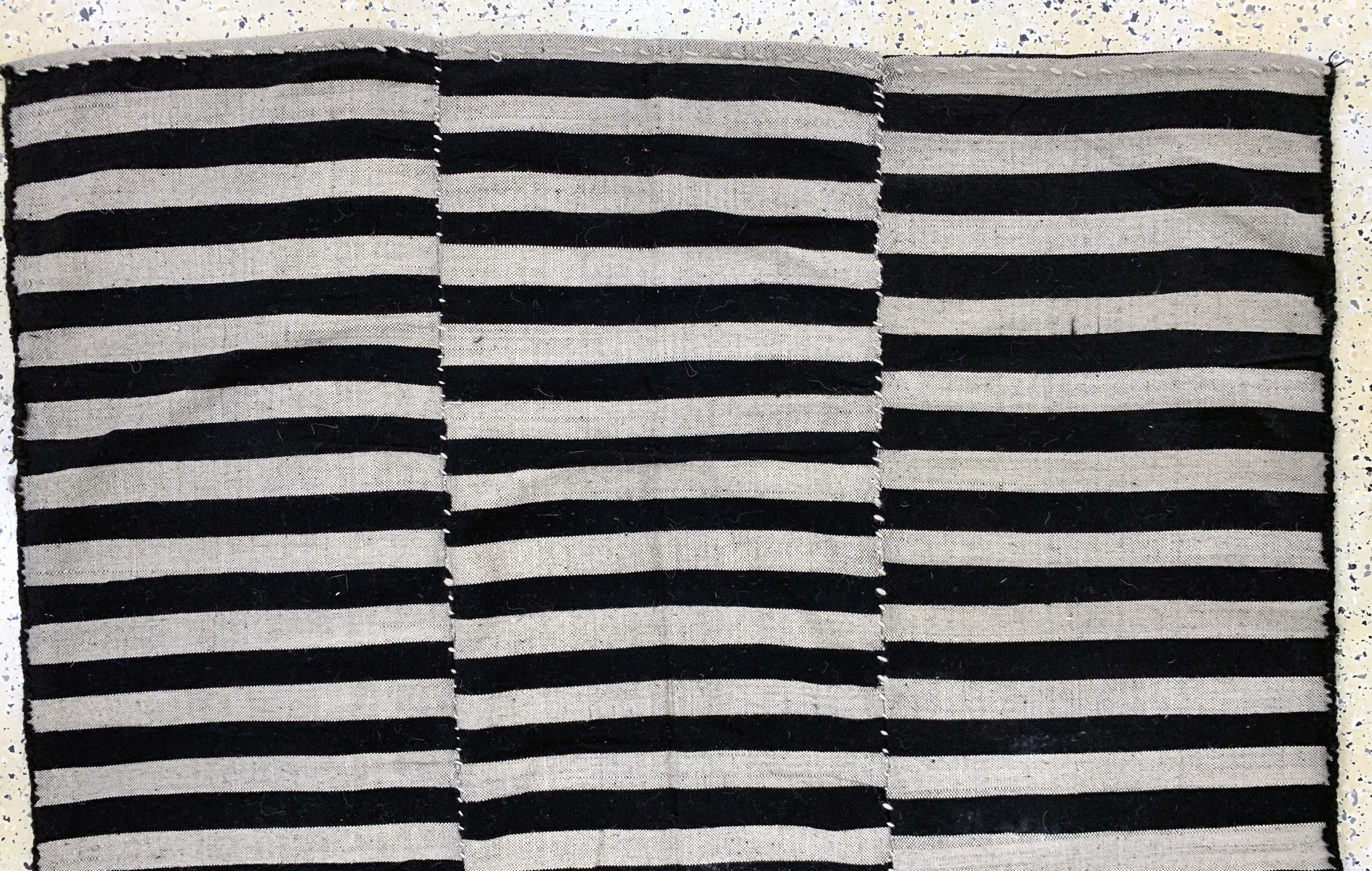 Detail c: "Mazandaran"Kelim(3 Bahnig), Persien, Anfang 20.Jhd, Wolle auf Wolle, ca. 365 x 158 cm, EHZ: 2