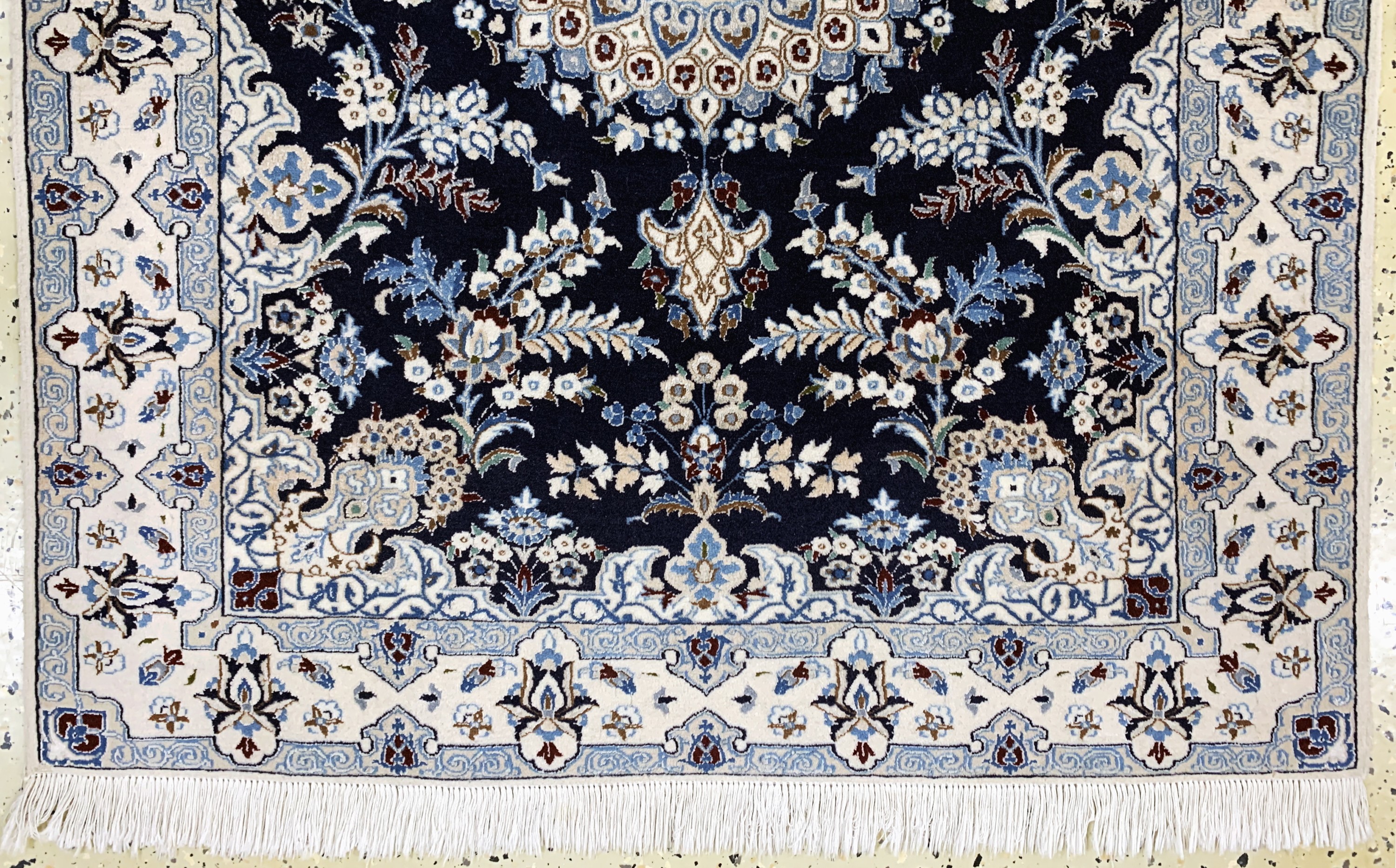 Detail c: Nain fein(6 La), Persien, Ende 20.Jhd, Korkwolle mit Seide, ca. 128 x 97 cm, ca. 1,0 Mio. Kn/qm, EHZ: 2