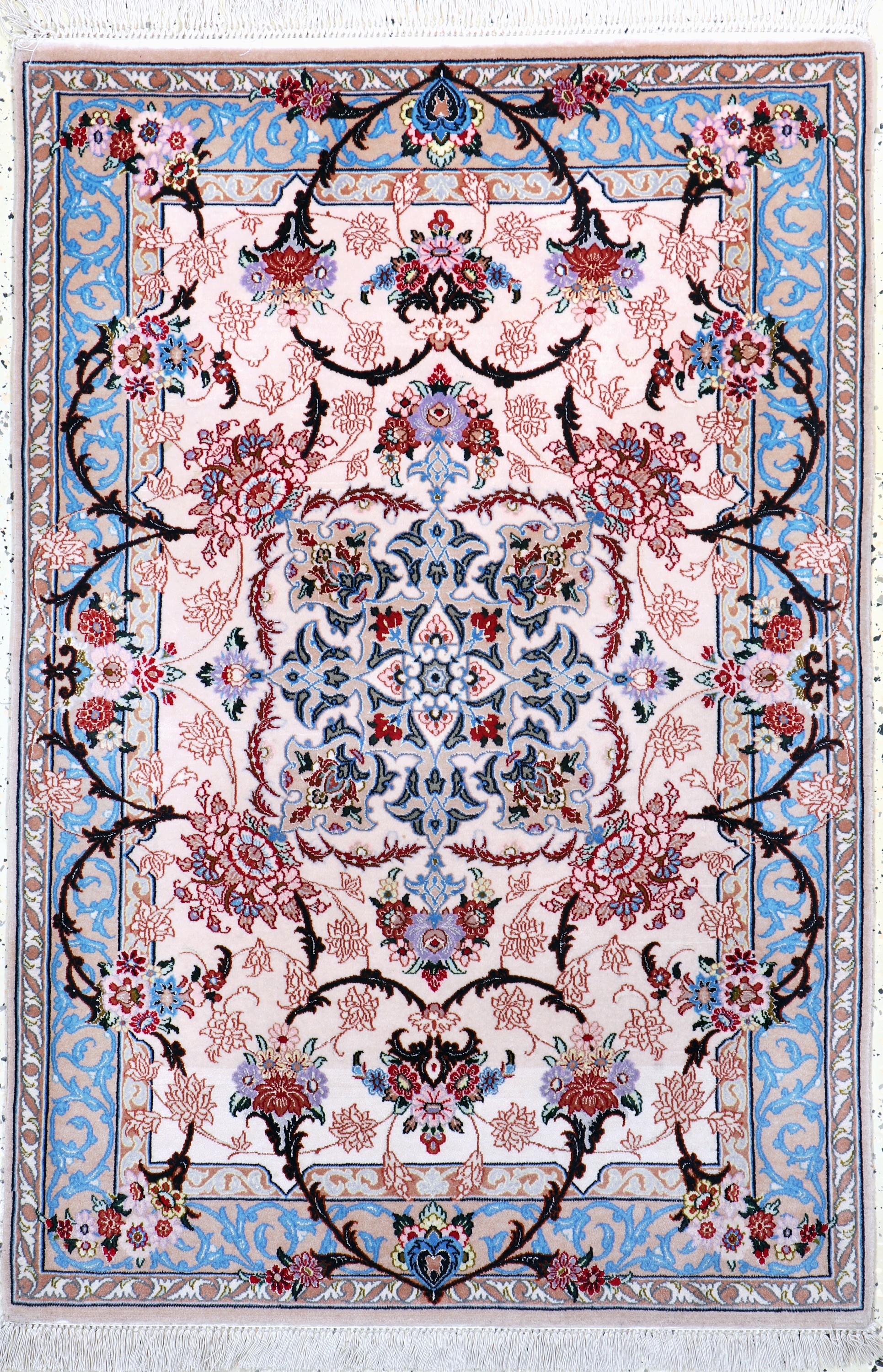 Image 27012880 - Esfahan fein, Persien, Ende 20.Jhd, Korkwolle mit und auf Seide, ca. 122 x 84 cm, ca. ...