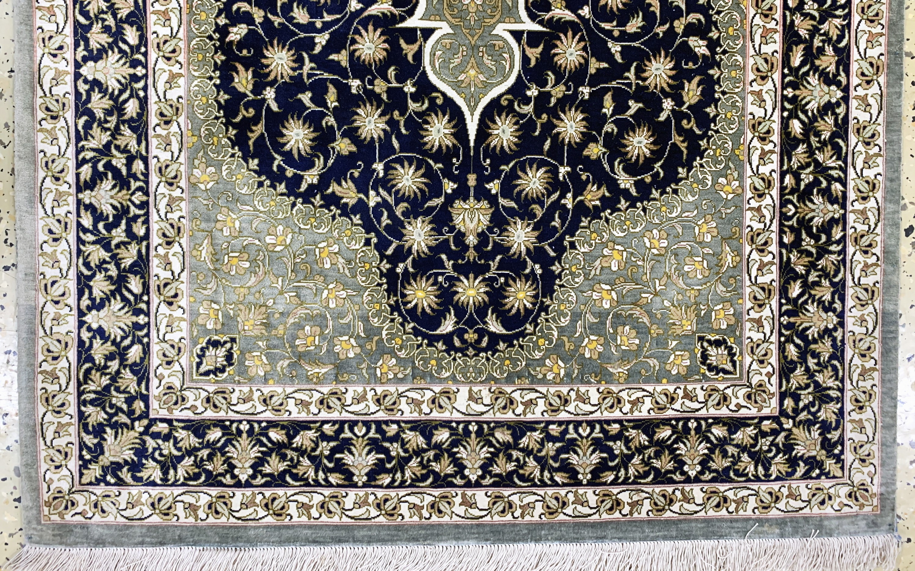 Detail c: Ghom Seide fein signiert, Persien, Ende 20.Jhd, reine Naturseide, ca. 120 x 77 cm, ca.1,0 Mio. Kn/qm, EHZ: 2