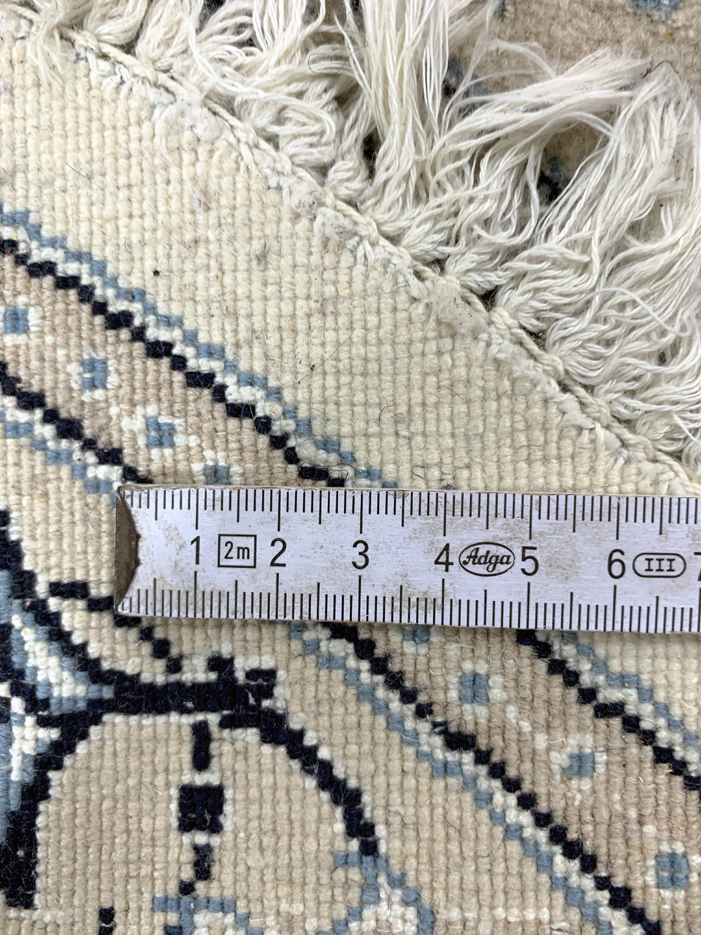 Detail c: 2 Lots Nain fein(9 La), Persien, Ende 20.Jhd, Korkwolle mit Seide, durchmsßer: ca. 110 cm, Reinigungsbedürftig, EHZ: 2.