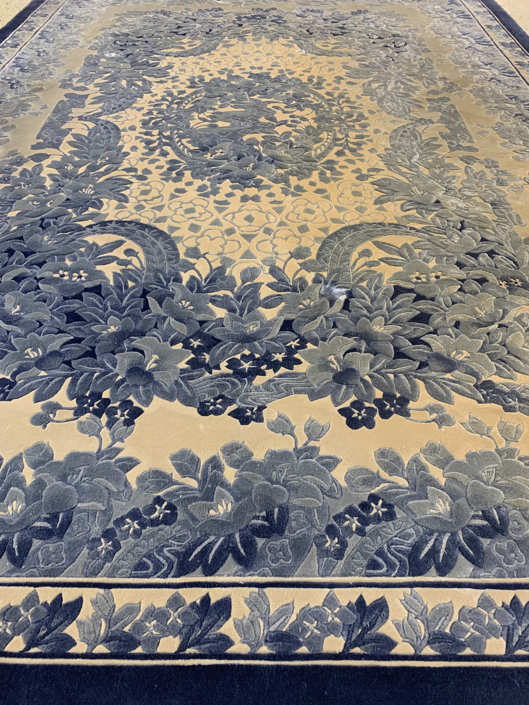 Detail f: Seidenteppich, China, Ende 20.Jhd, reine Naturseide, ca. 240 x 170 cm, EHZ: 2