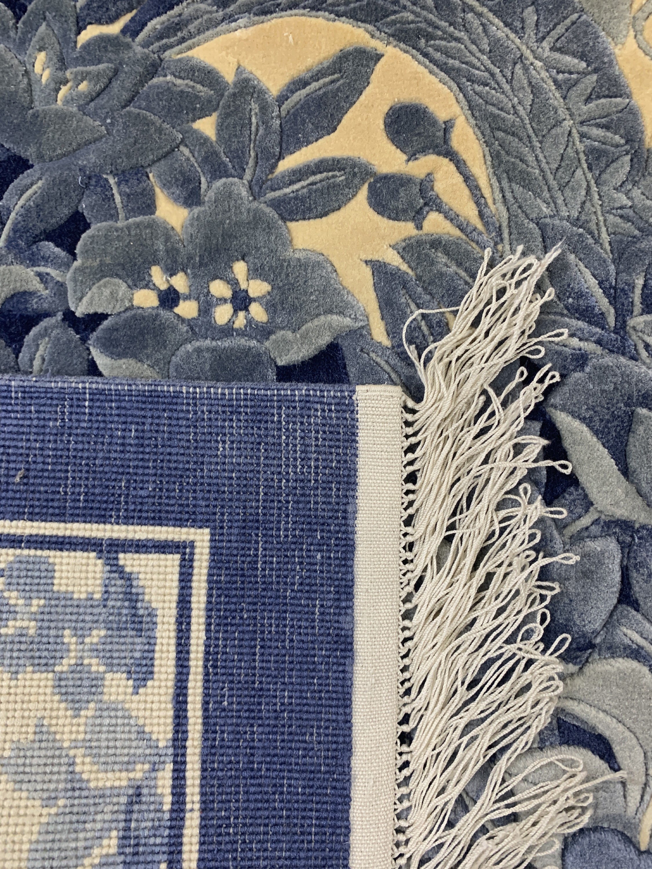 Detail g: Seidenteppich, China, Ende 20.Jhd, reine Naturseide, ca. 240 x 170 cm, EHZ: 2