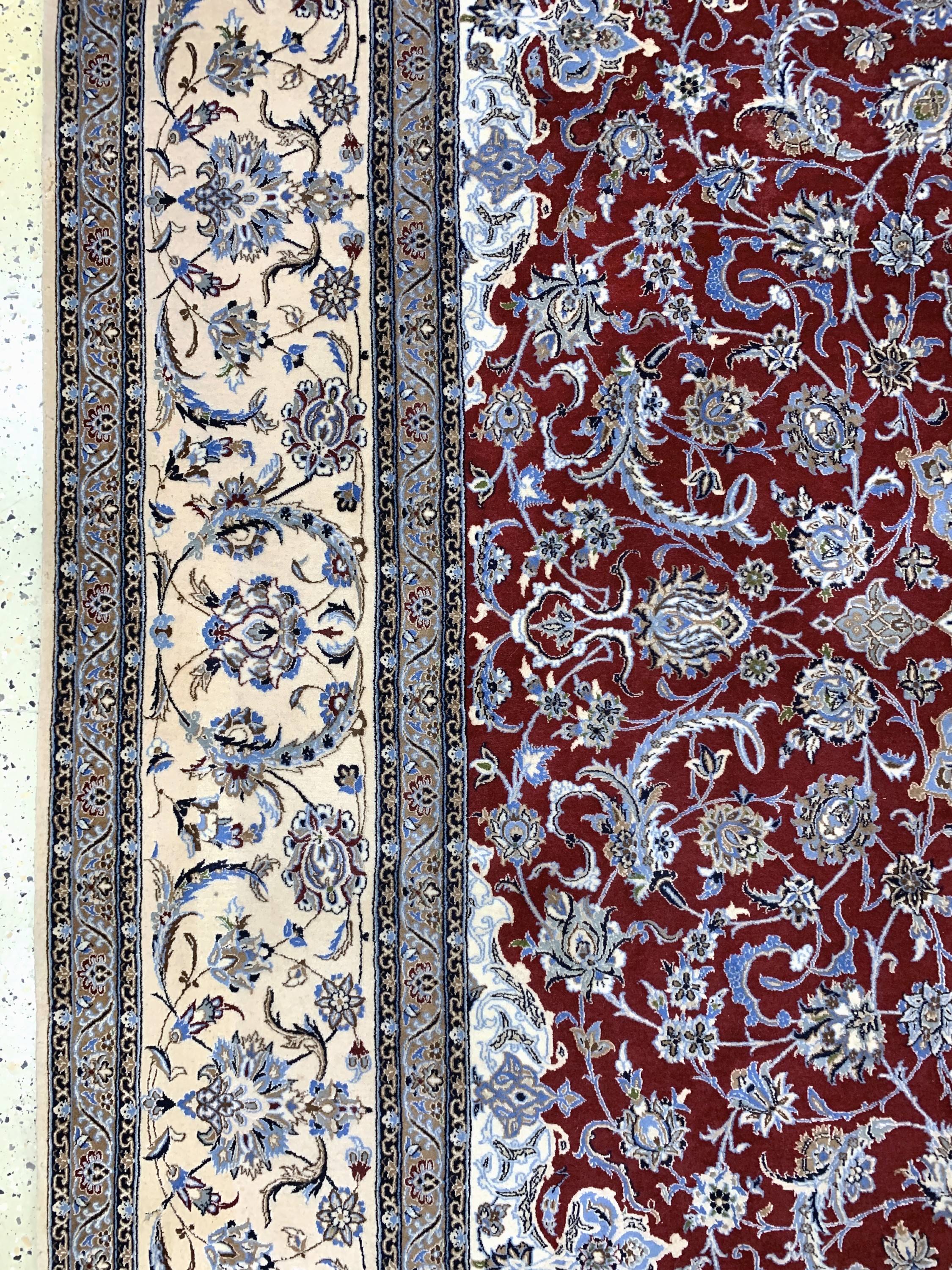 Detail d: Nain fein(6 La), Persien, Ende 20.Jhd, Korkwolle mit Seide, ca. 345 x 250 cm, ca. 1,0Mio. Kn/qm, minimaler Mottenfraß am Rand, EHZ:2