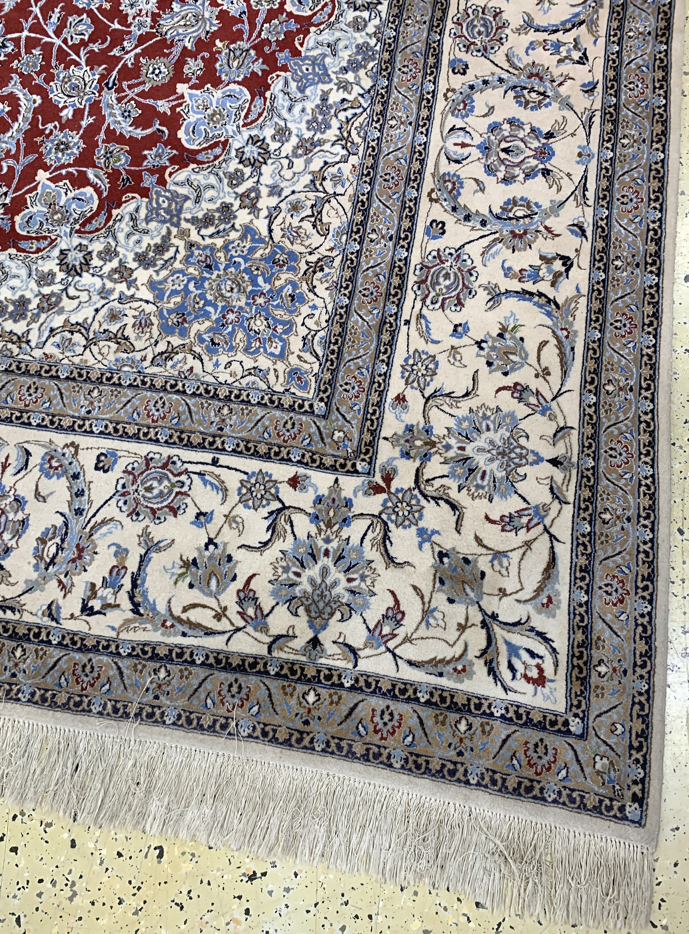 Detail g: Nain fein(6 La), Persien, Ende 20.Jhd, Korkwolle mit Seide, ca. 345 x 250 cm, ca. 1,0Mio. Kn/qm, minimaler Mottenfraß am Rand, EHZ:2