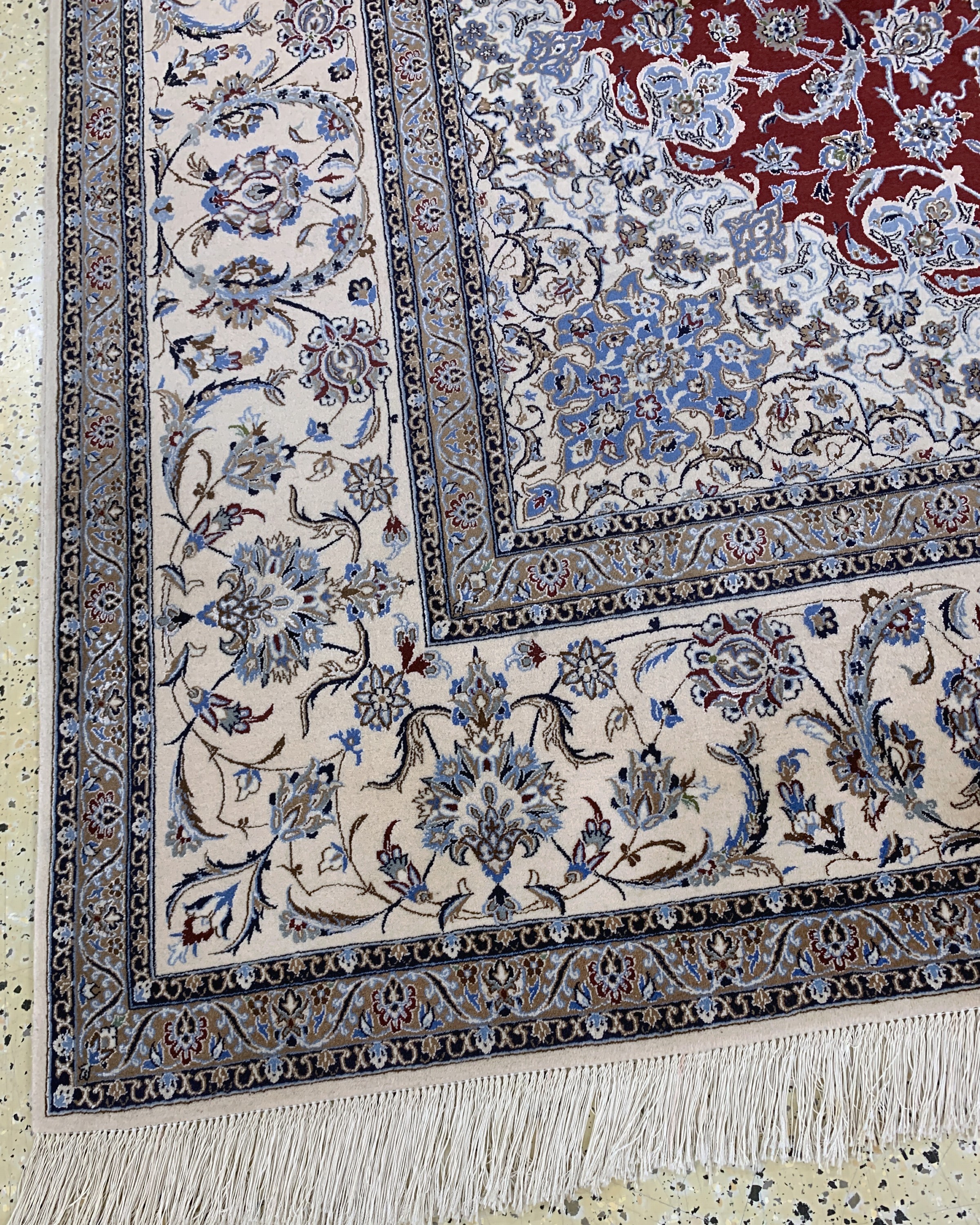 Detail i: Nain fein(6 La), Persien, Ende 20.Jhd, Korkwolle mit Seide, ca. 345 x 250 cm, ca. 1,0Mio. Kn/qm, minimaler Mottenfraß am Rand, EHZ:2