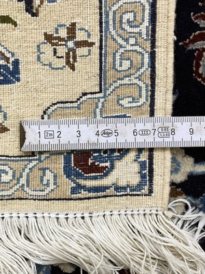 27012879e - Nain fein(6 La), Persien, Ende 20.Jhd, Korkwolle mit Seide, ca. 128 x 97 cm, ca. 1,0 ...