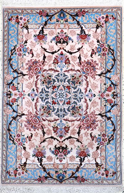 Image Esfahan fein, Persien, Ende 20.Jhd, Korkwolle mit und auf Seide, ca. 122 x 84 cm, ca. ...