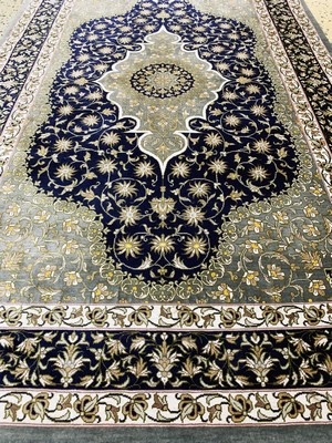 27012881d - Ghom Seide fein signiert, Persien, Ende 20.Jhd, reine Naturseide, ca. 120 x 77 cm, ...