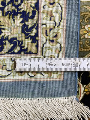 27012881e - Ghom Seide fein signiert, Persien, Ende 20.Jhd, reine Naturseide, ca. 120 x 77 cm, ...