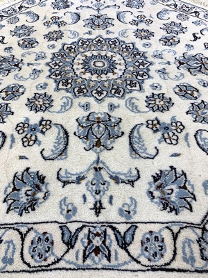 27012882e - 2 Lots Nain fein(9 La), Persien, Ende 20.Jhd, Korkwolle mit Seide, durchmsßer: ca. 110 ...