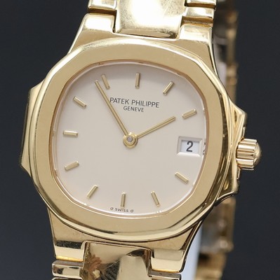27013029a - PATEK PHILIPPE Nautilus feine Damenarmbanduhr in GG 750/000 Referenz 4700/51, Schweiz um ...