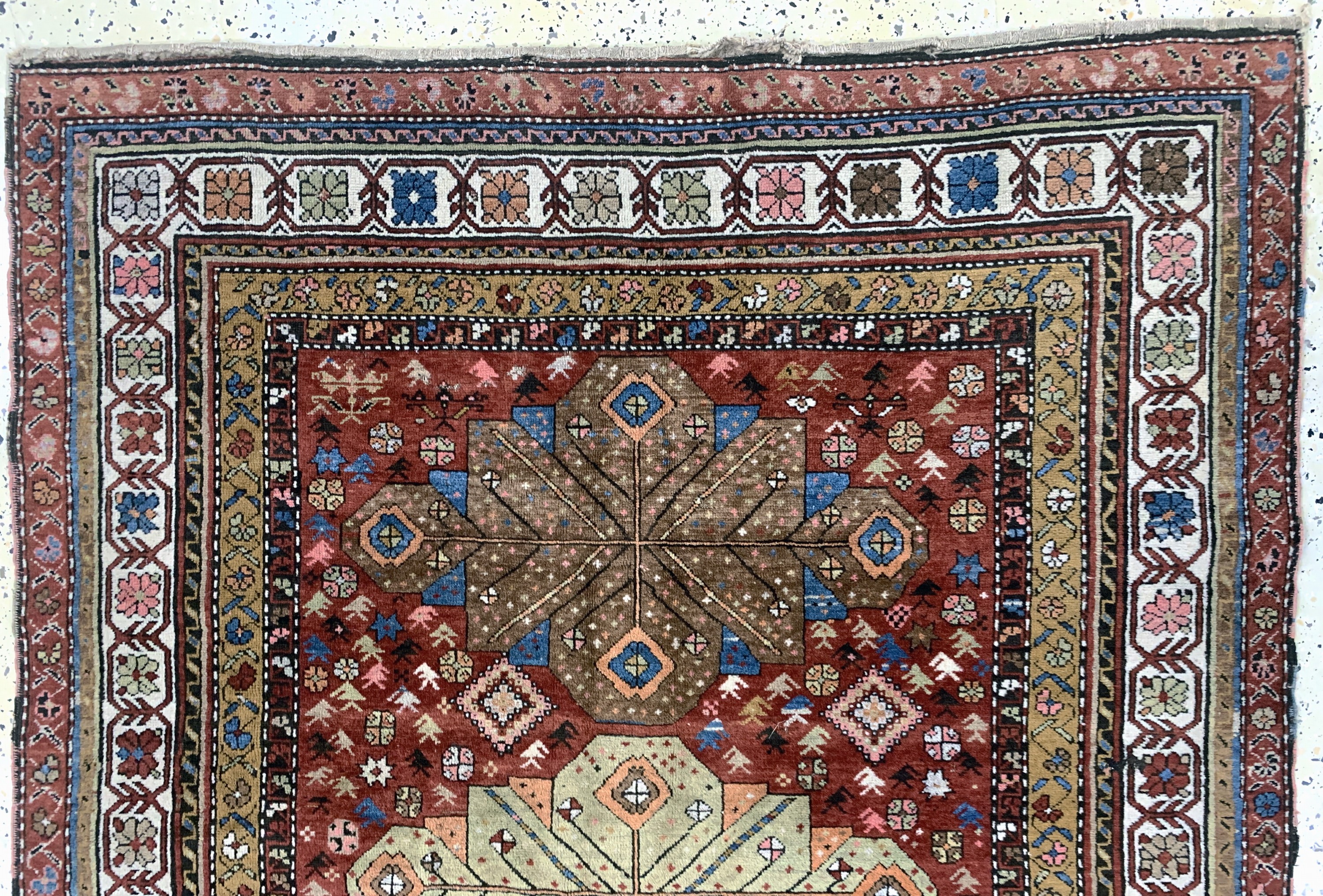 Detail a: Shirwan alt, Kaukasus, um 1900, Wolle auf Wolle, ca. 205 x 140 cm, EHZ: 3, kleine Löcher
