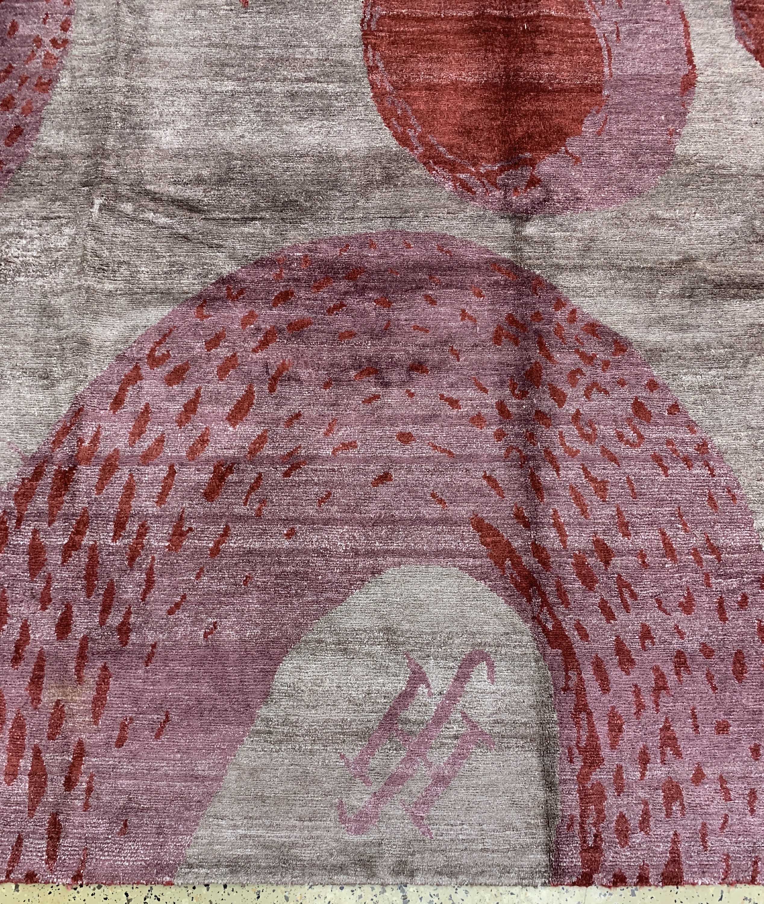 Detail b: Designerteppich sign., Nepal, 21.Jhd, Seideauf Baumwolle, ca. 355 x 400 cm, EHZ: 1-2. Auftragsarbeit bei Friendly Hunting.