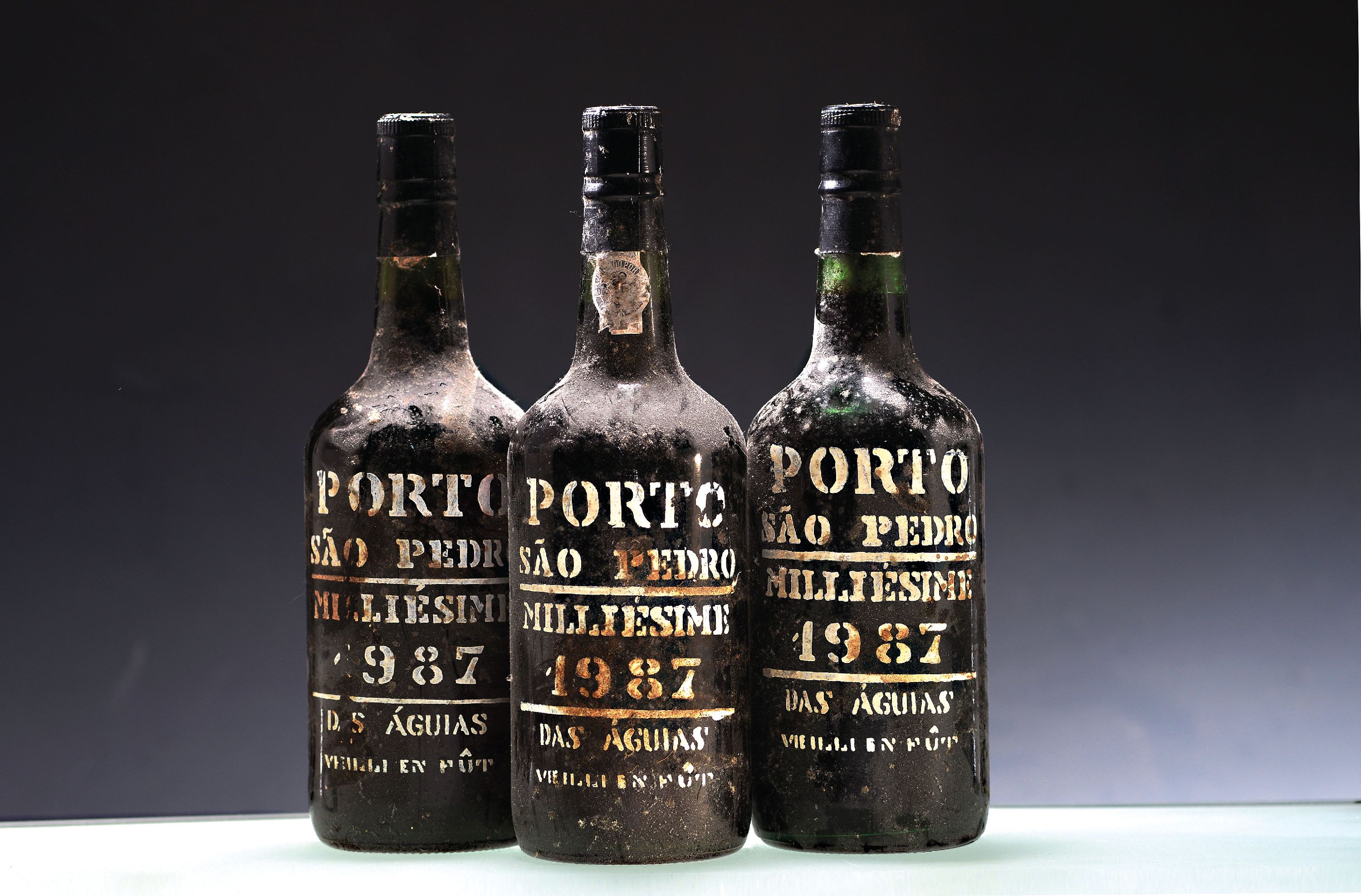 Image 27013992 - 3 Flaschen 1987 Sao Pedro das Aguias Vintage Port Milliesme, abgefüllt 1995, ca. 75cl, ...