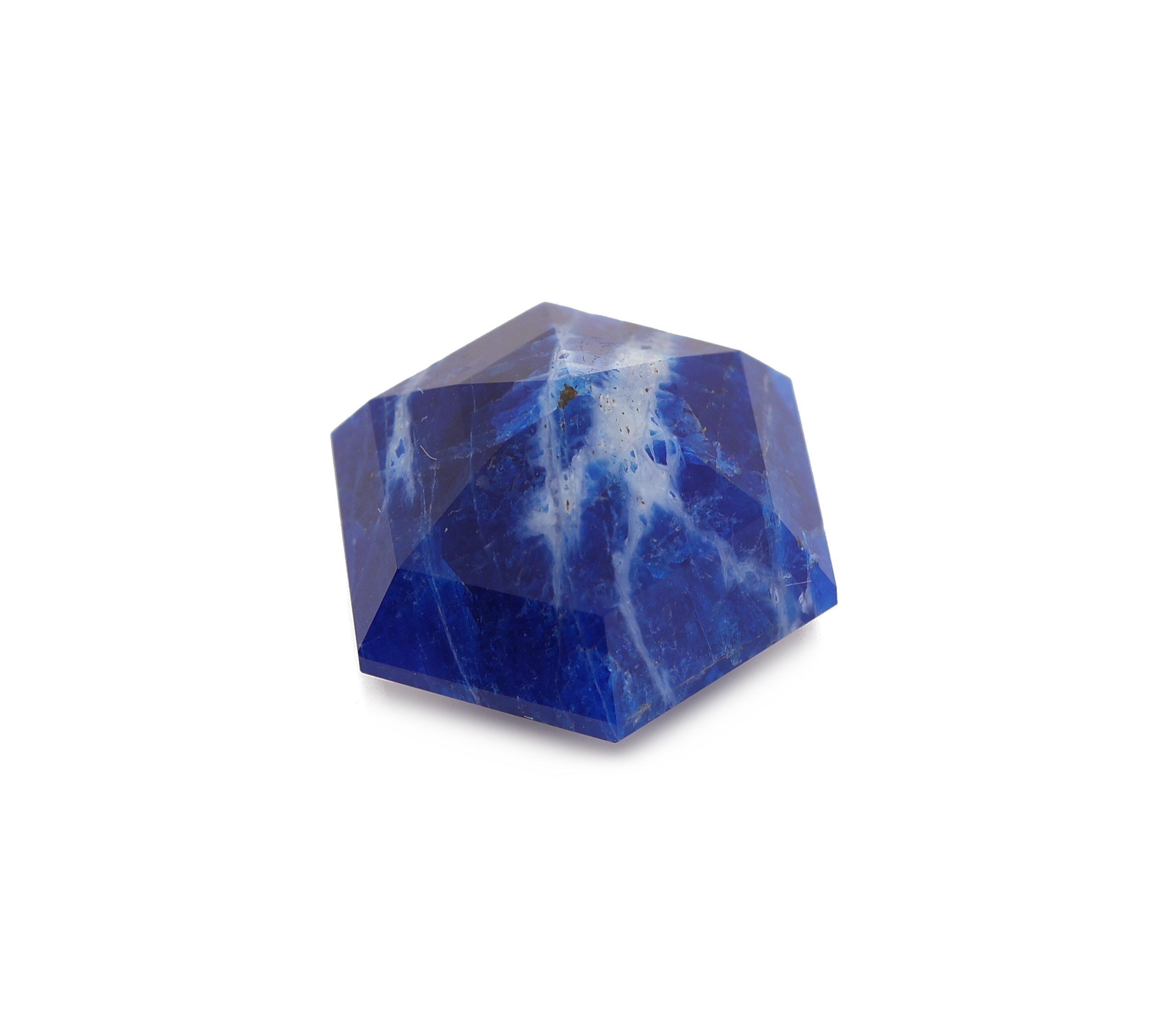 Detail b: Loser Hauyne ca. 10.4 ct, hexagonaler Fantasieschliff, ca. 15.7 x 15.7 x 9.7 mm