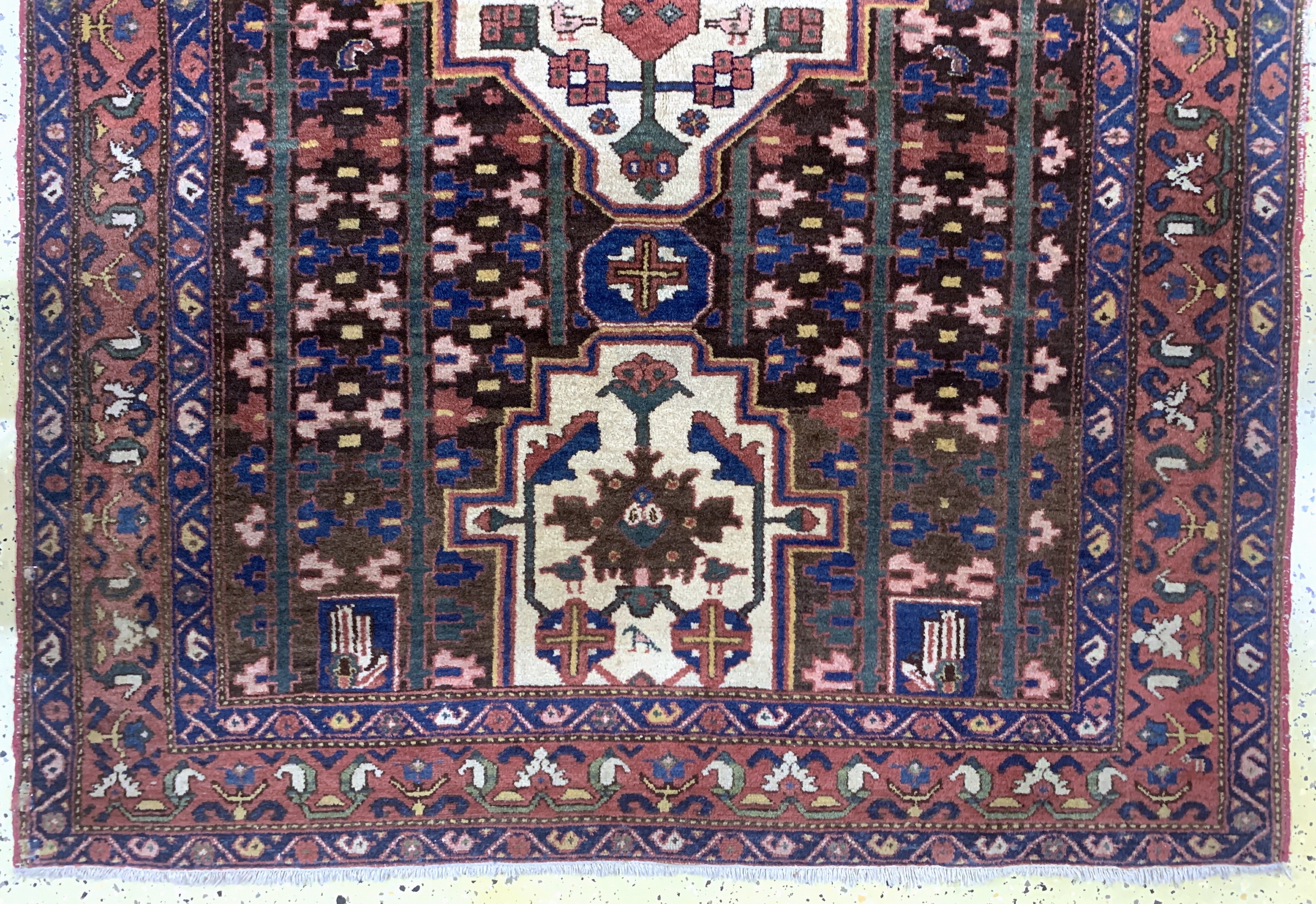 Detail c: Antiker Bachtiar, Persien, um 1900, Wolle auf Baumwolle, ca. 320 x 150 cm, EHZ: 3
