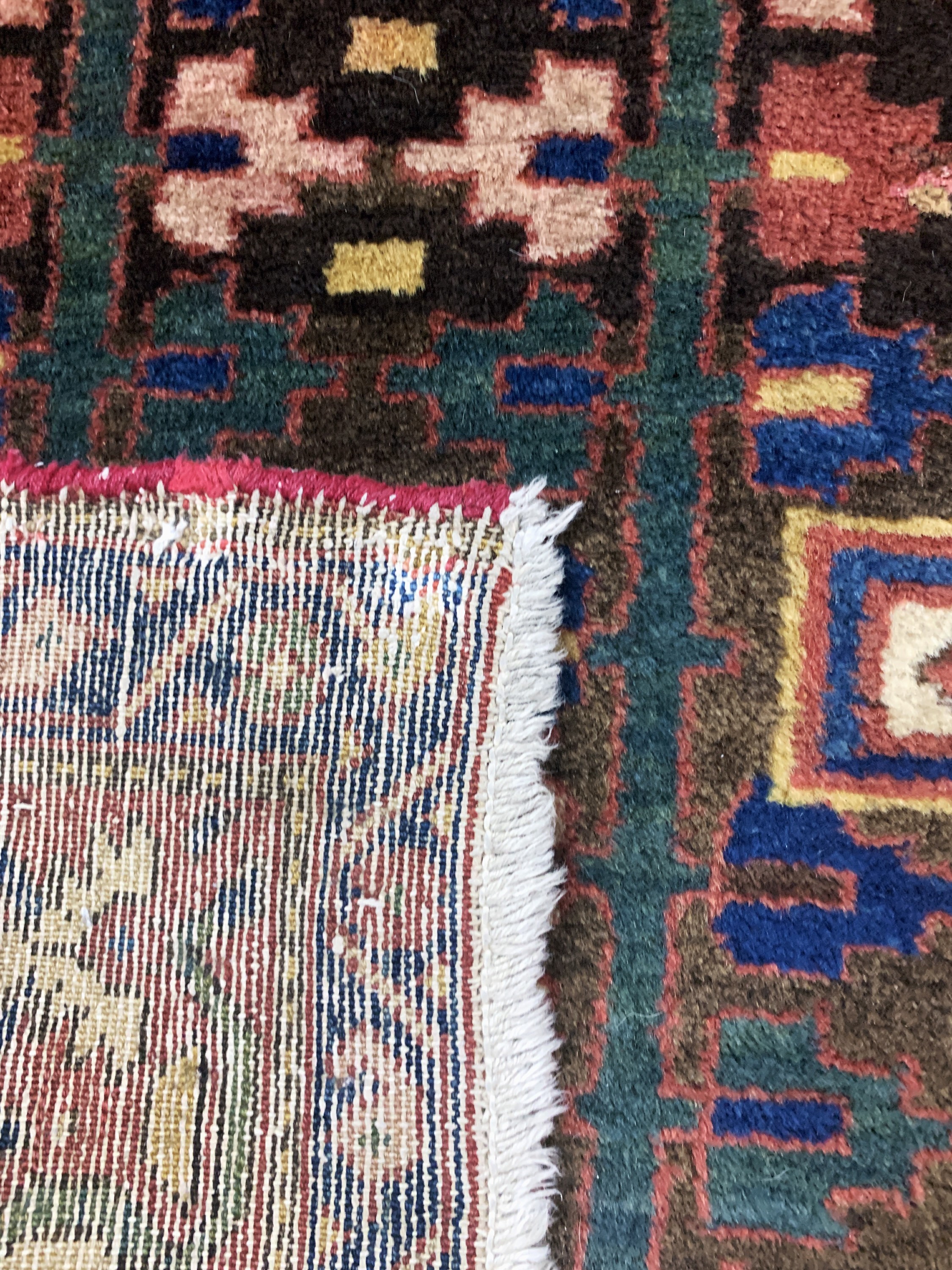 Detail e: Antiker Bachtiar, Persien, um 1900, Wolle auf Baumwolle, ca. 320 x 150 cm, EHZ: 3