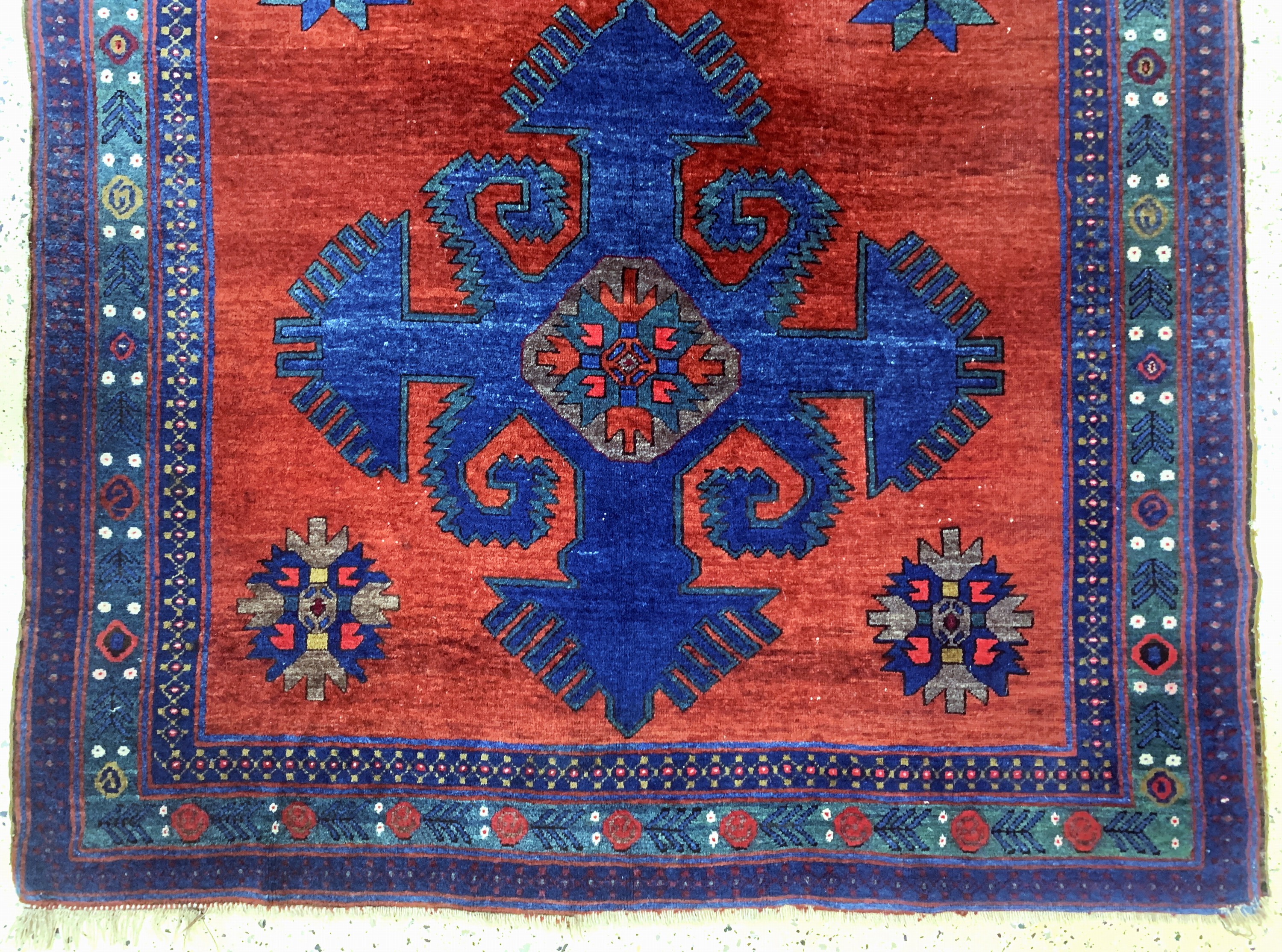 Detail c: Antiker Kazak, Kaukasus, um 1900, Wolle aufWolle, ca. 280 x 155 cm, EHZ: 3