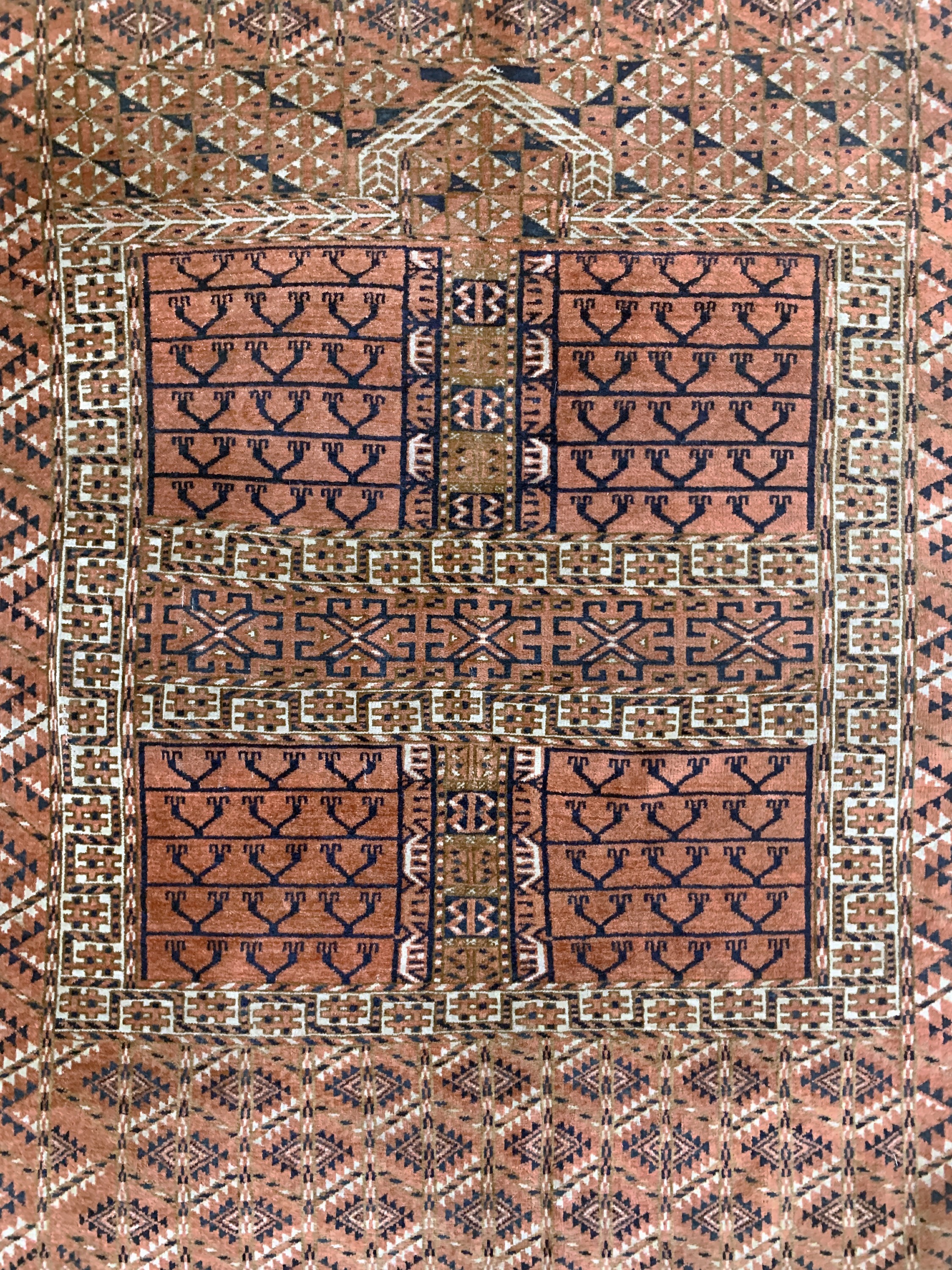 Detail b: Tekke"Engsi"antik, Turkmenistan, 19.Jhd, Wolle auf Wolle, ca. 148 x 130 cm, EHZ: 3-4