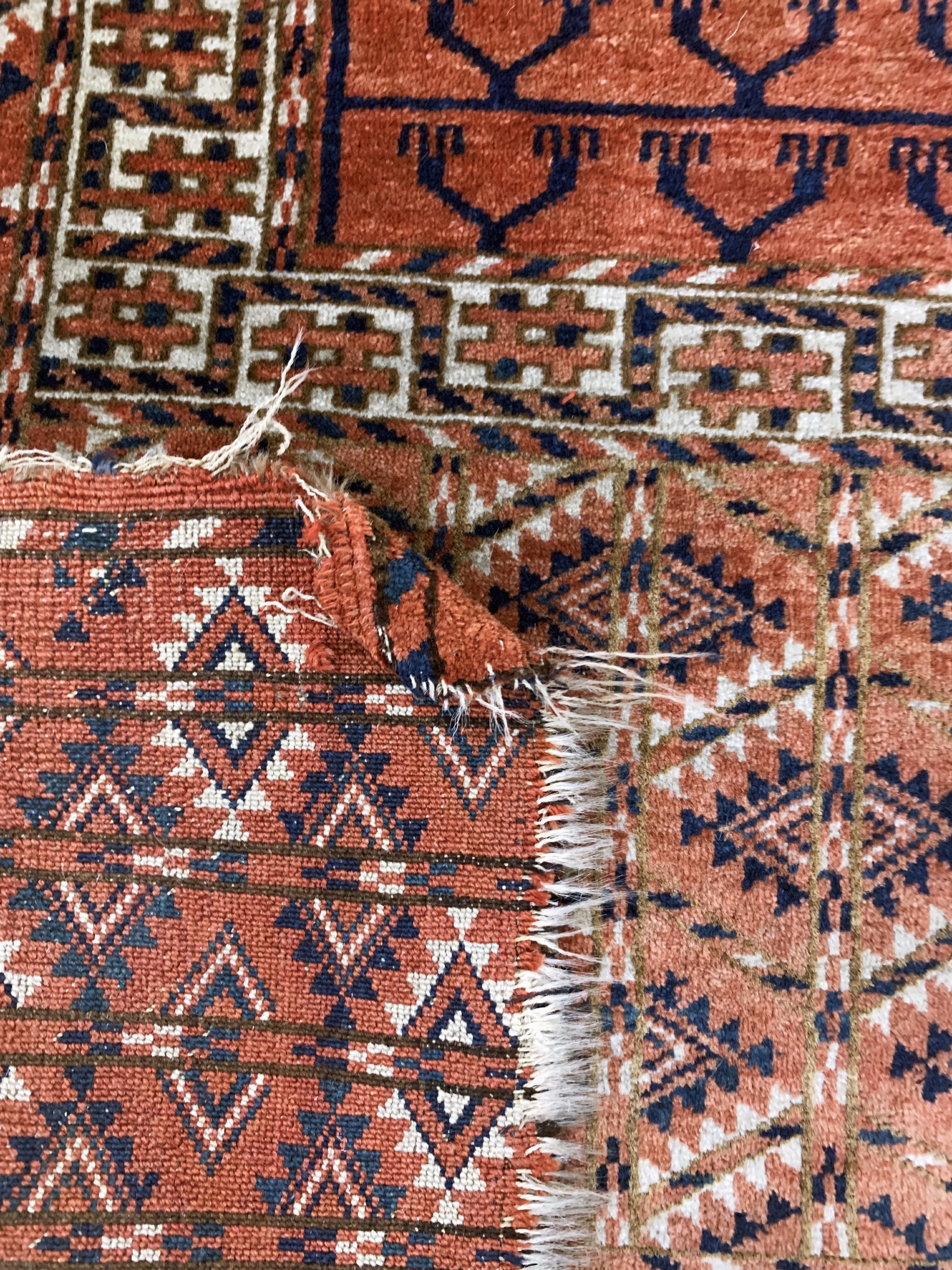 Detail d: Tekke"Engsi"antik, Turkmenistan, 19.Jhd, Wolle auf Wolle, ca. 148 x 130 cm, EHZ: 3-4