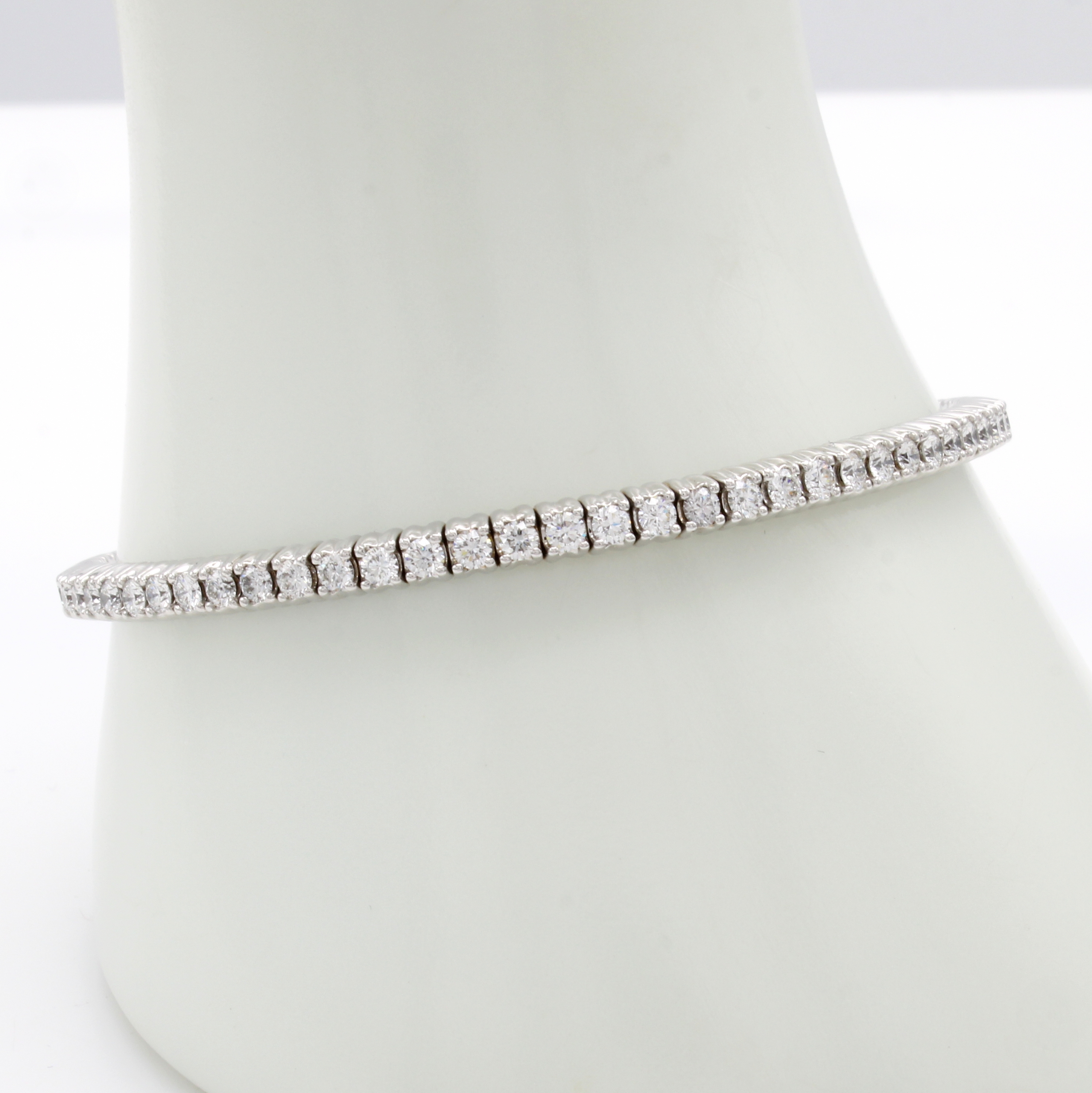 Image 27014522 - Flexibler Armreif mit Brillanten, WG 750/000, 70 Brill. zus. ca. 3.25 ct feines ...