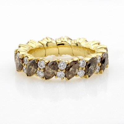 27014603a - Flexibler Ring mit Diamanten und Brillanten, GG 750/000, 14 Diamantnavettes zus. ca. 2.83 ...
