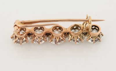27014832c - 18 kt Gold Diamant-Brosche, um 1900, GG 750/000, 5 Altschliffdiamanten zus. ca. 4.75 ct ...