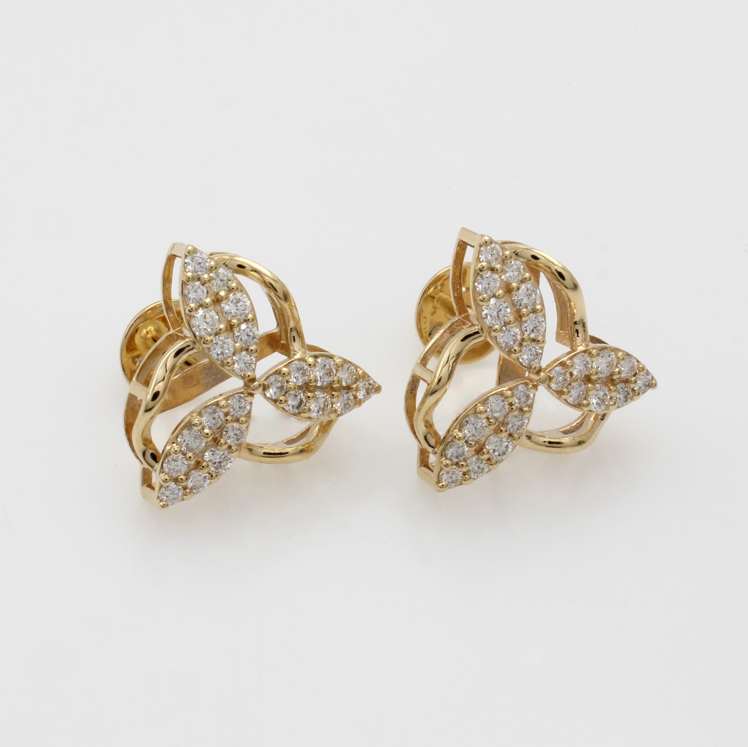 Image 27014957 - Paar Ohrstecker mit Brillanten, GG 585/000, symmetr., ornamentreiches Blütendesign, 48 ...