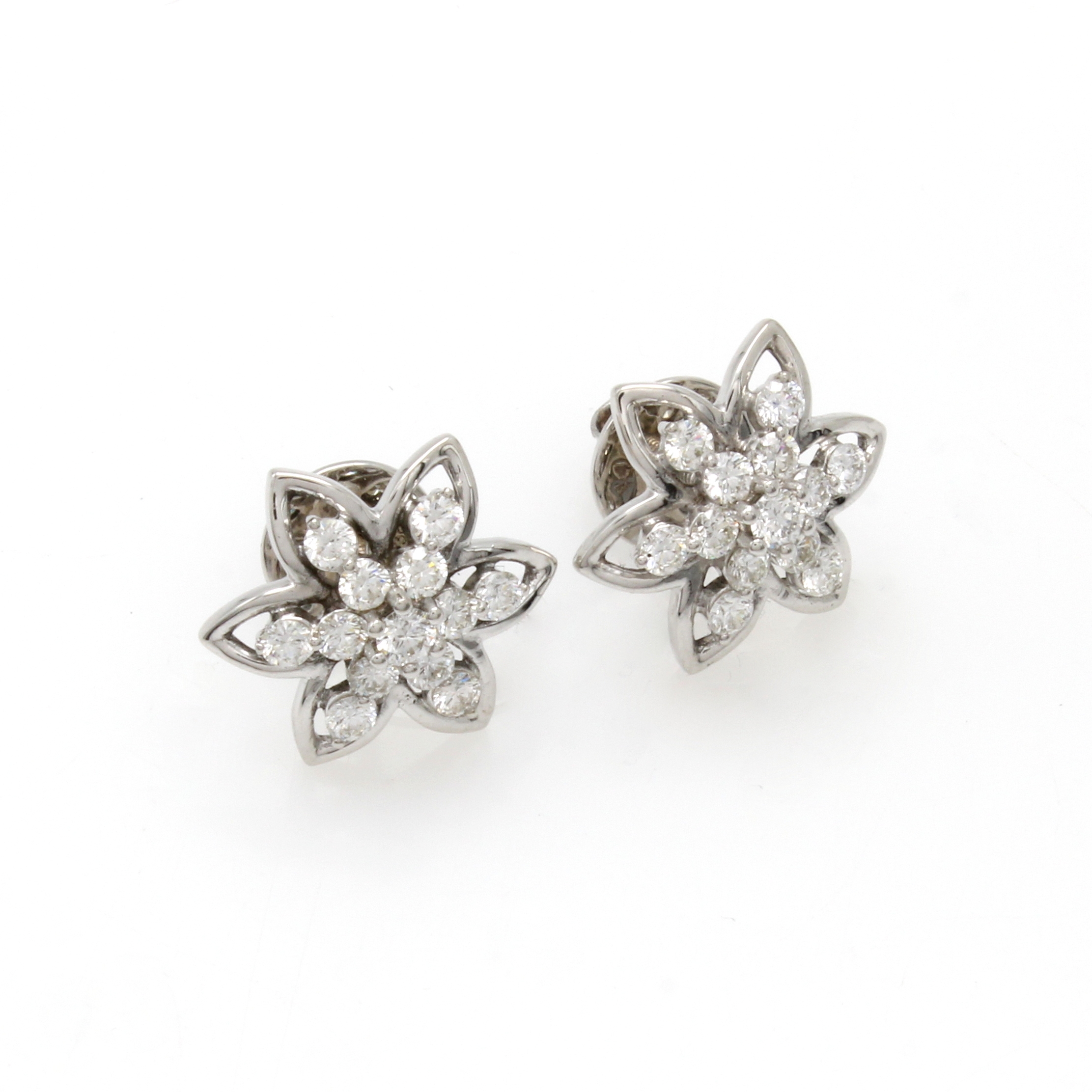 Image 27014959 - Paar Ohrstecker mit Brillanten, WG 585/000, im Blütendesign, 26 Brill. zus. ca. 0.77 ct ...