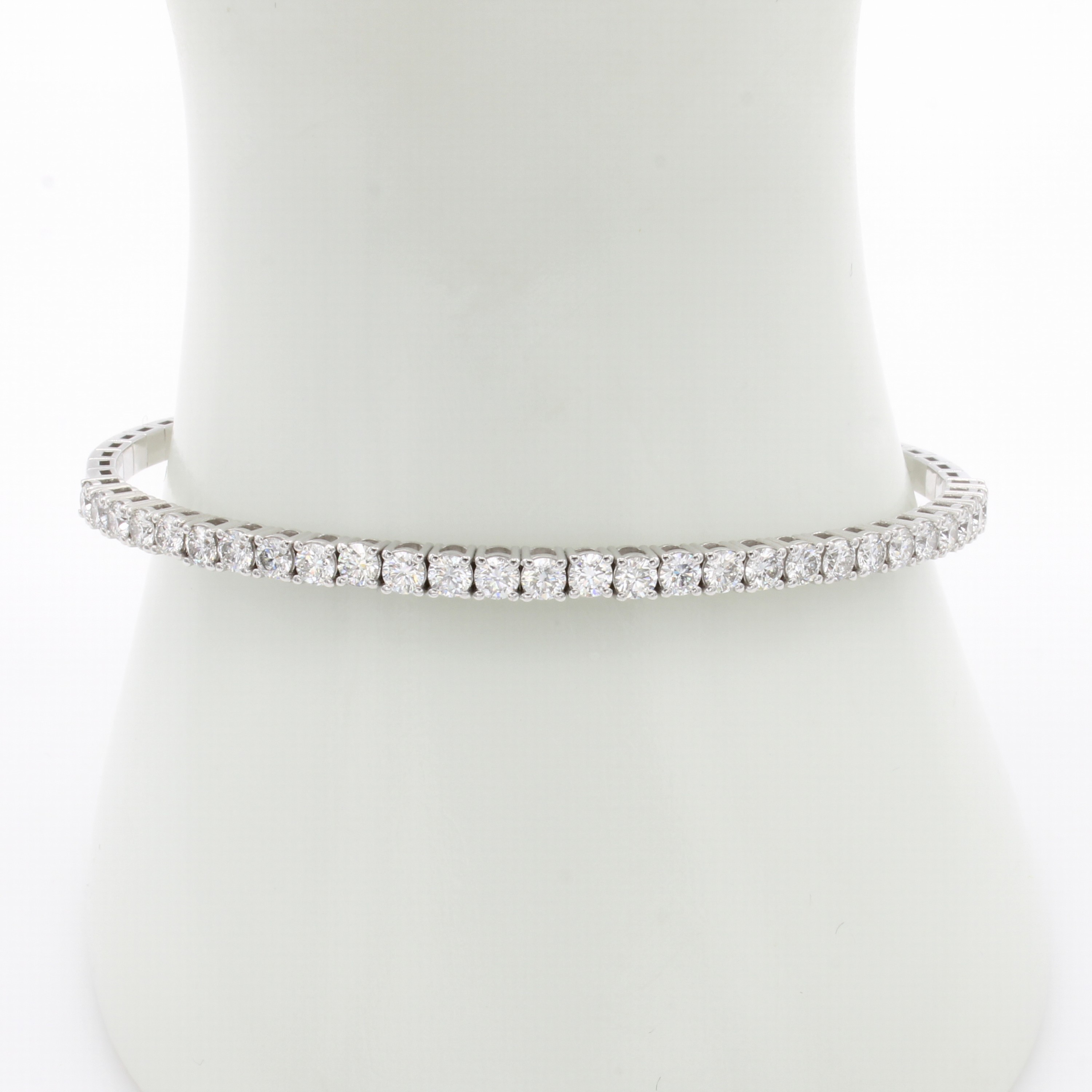 Image 27015098 - Armreif mit Brillanten, WG 750/000, leicht flexibel gearb., 29 Brill. zus. ca. 2.46 ct ...