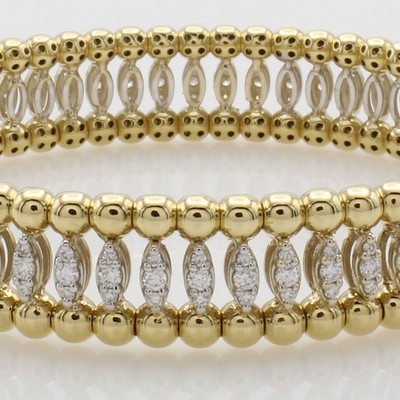 27015108b - Flexibler Armreif mit Brillanten, GG/WG 750/000, Kugelumrandung in GG, navetteförm. WG- ...